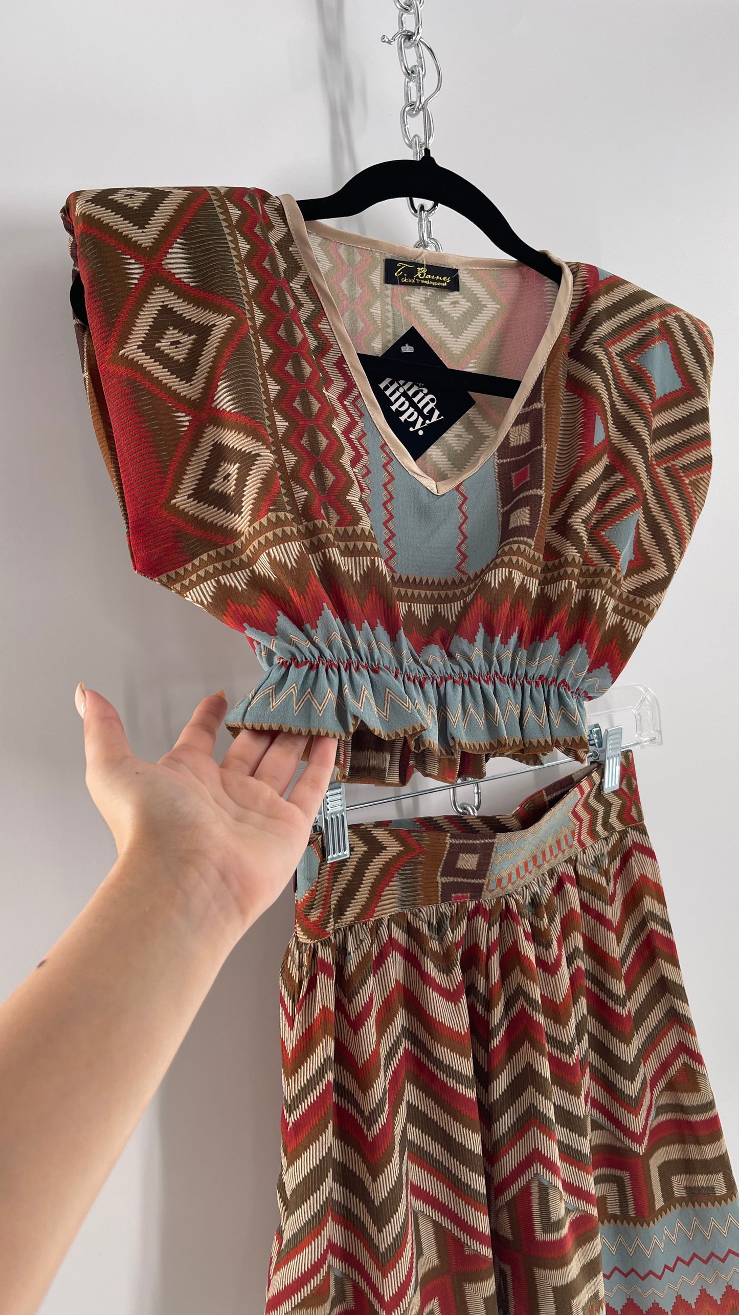 Handmade TBarnes Global Lifestyle Apparel Cropped, Padded Shoulder T Shirt and Shorts Set (Small)