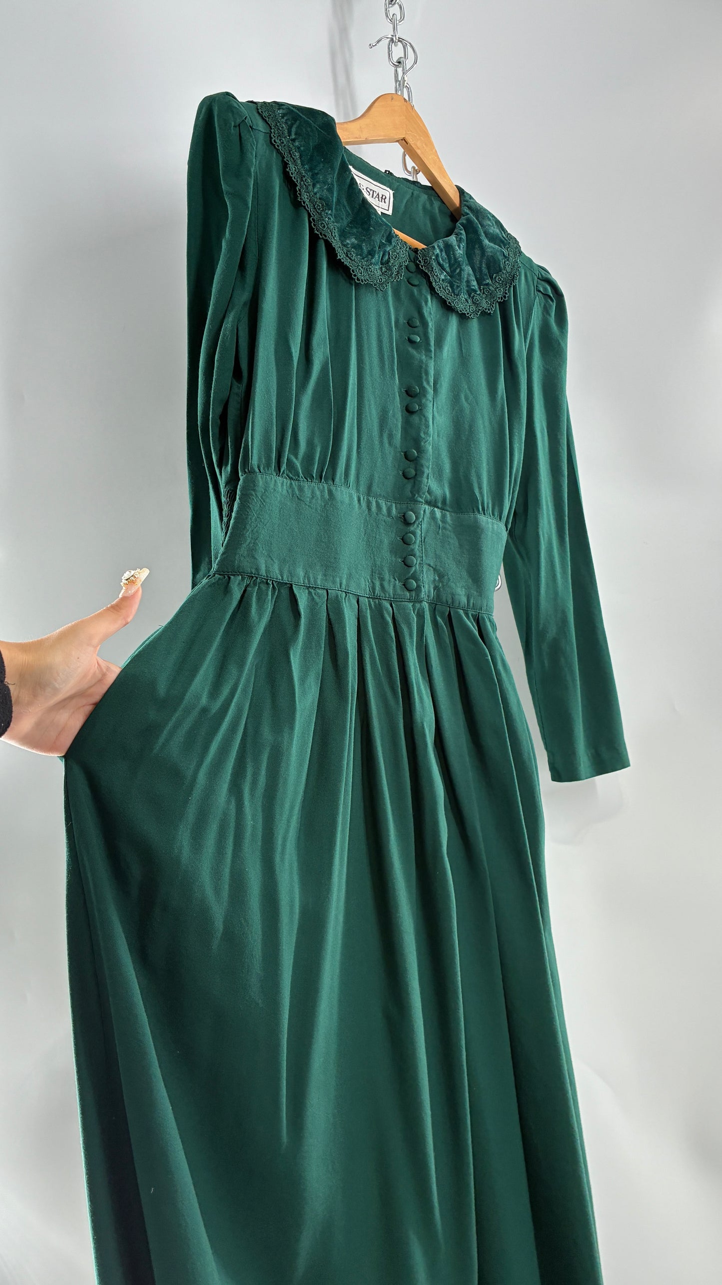 Vintage 1960s LG Star Forest Green Button Front, Velvet Collar Gown (10)