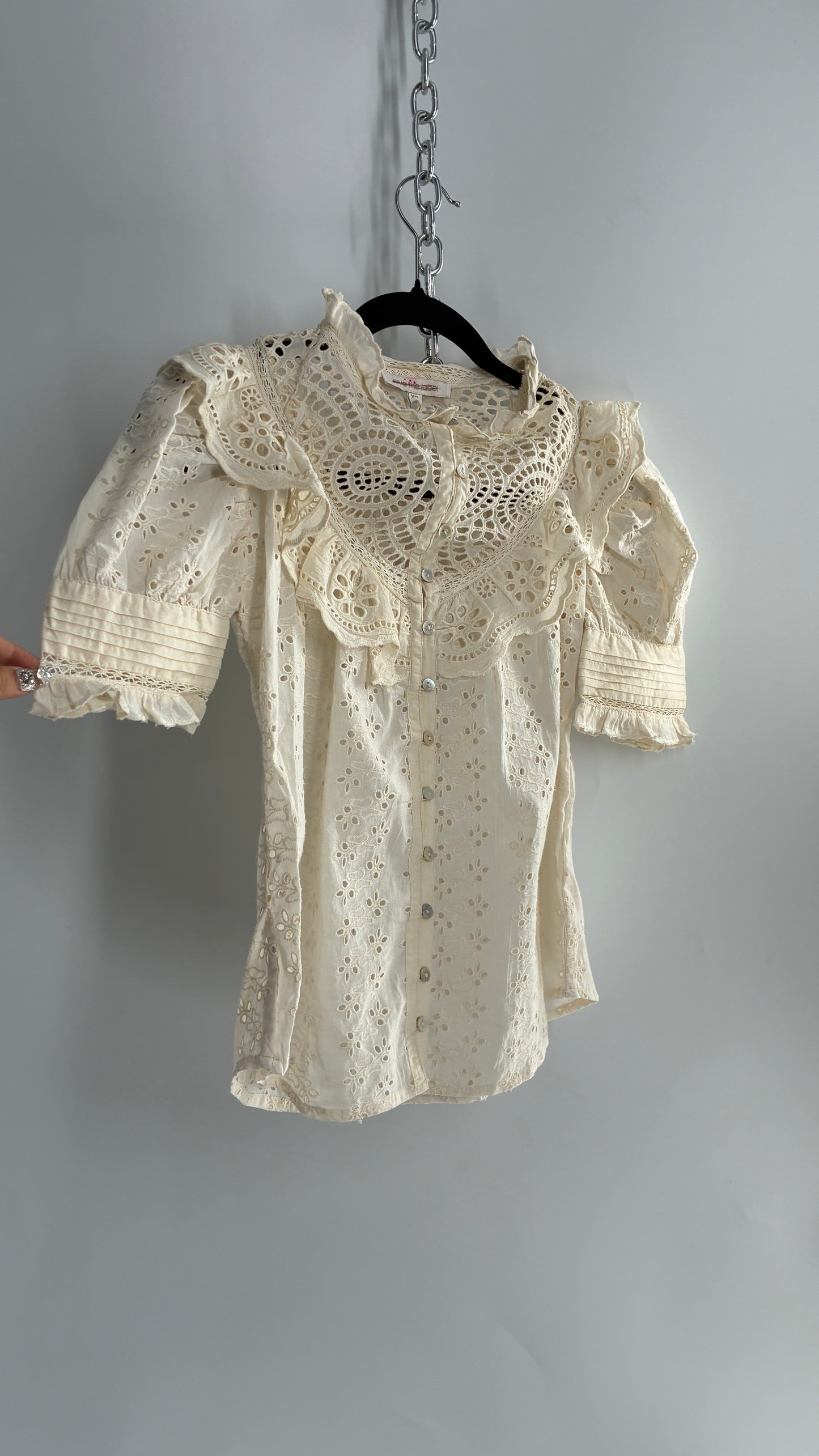 Love the Label Off White Button Front Puff Sleeve, Lace Eyelet Blouse (XS)