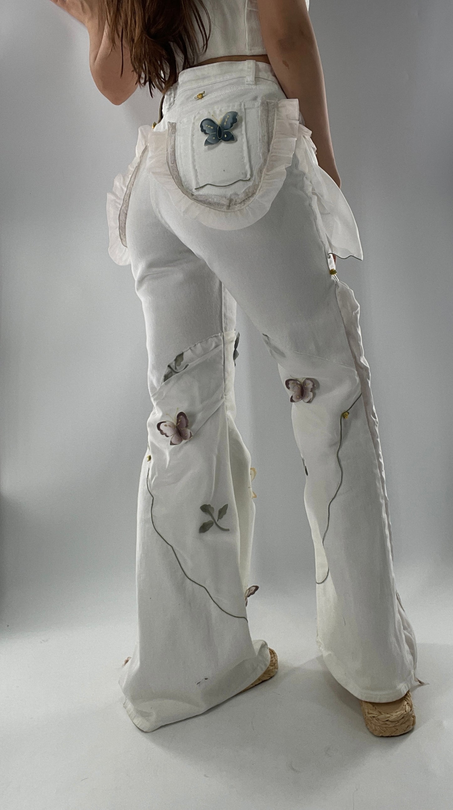 Remade Upcycled Lee White Jeans with Drawstring Adjustable Length, Lace Trim Pockets, Embroidery and Appliqué Details (27)