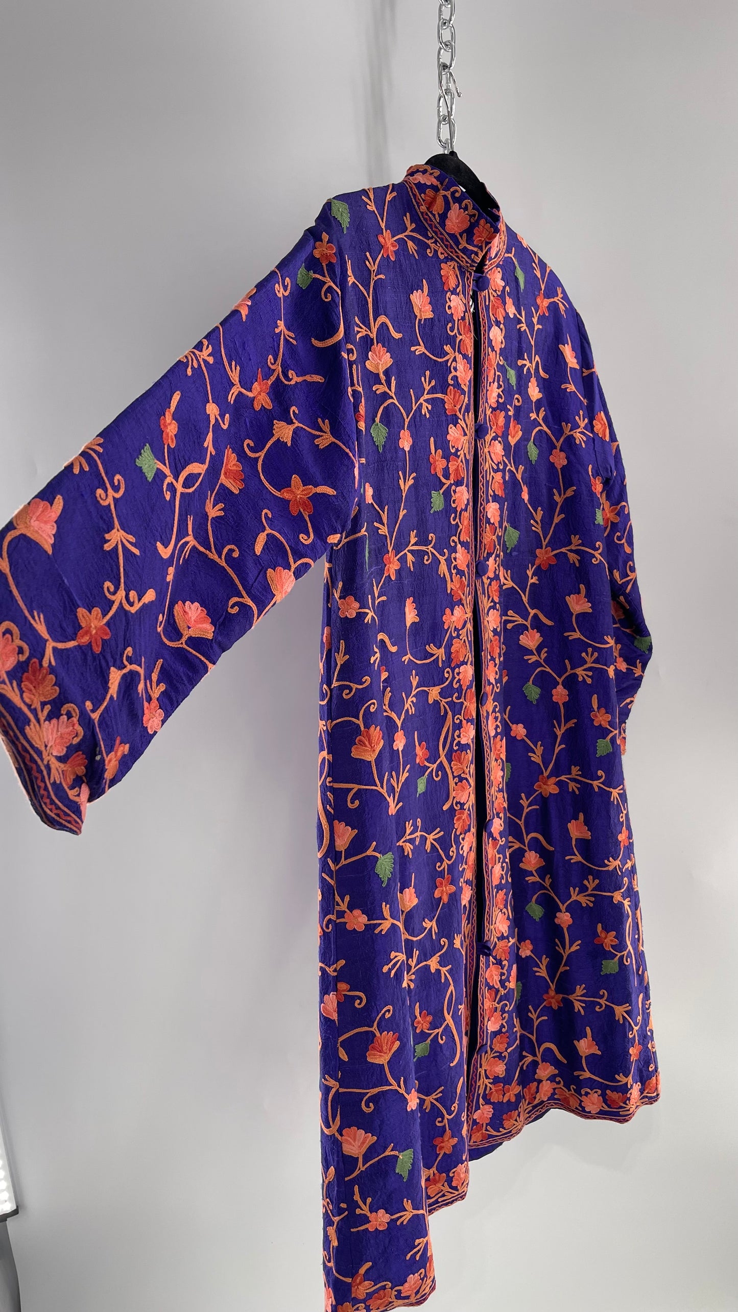 Vintage 1970s Indian Silk Long Purple Kashmiri Coat with Contrasting Embroidered Coral/Salmon Florals (S/M)