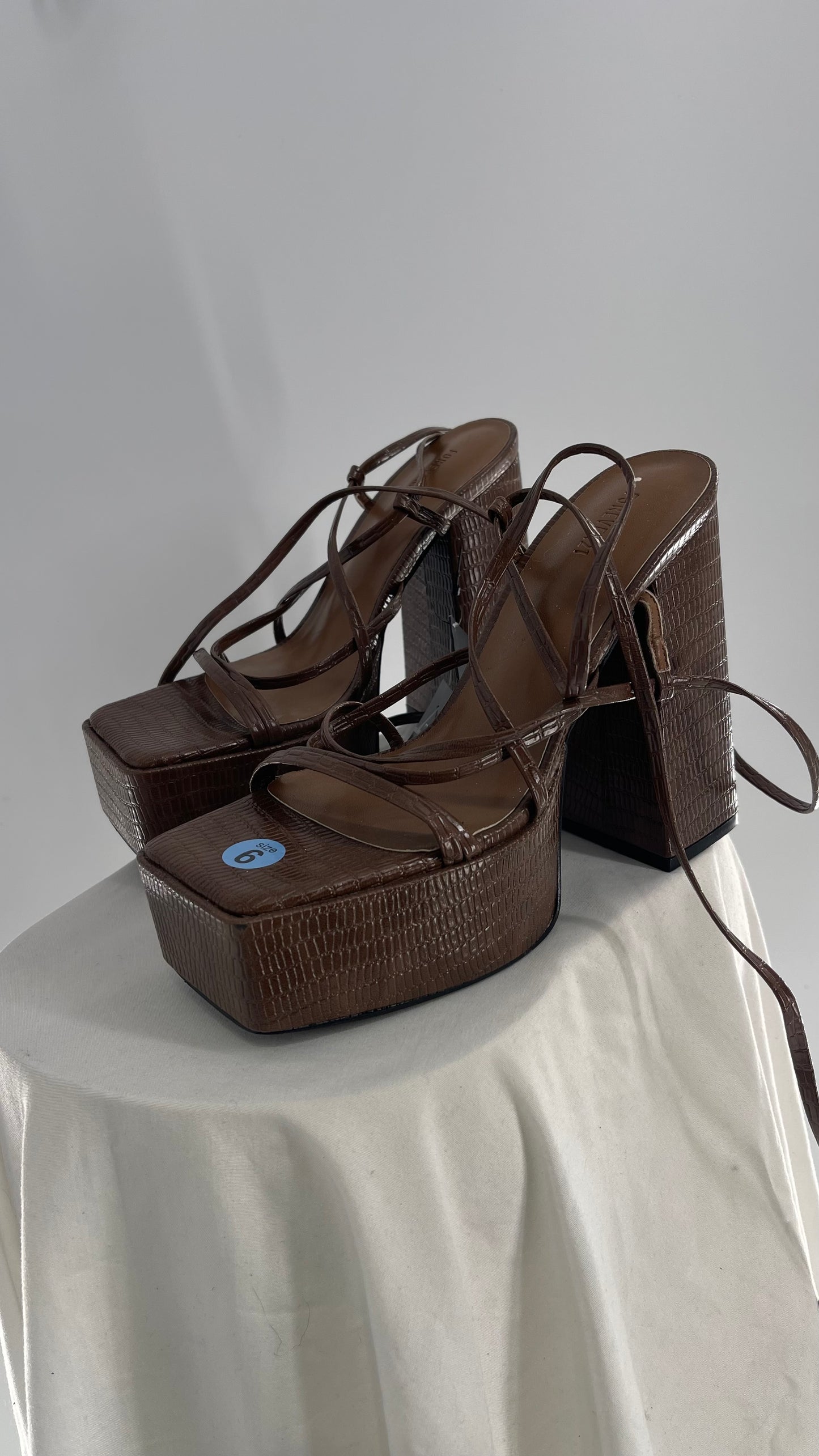 Forever 21 Brown Crocodile Embossed Platform Chunky Heel Strappy Heel (6)
