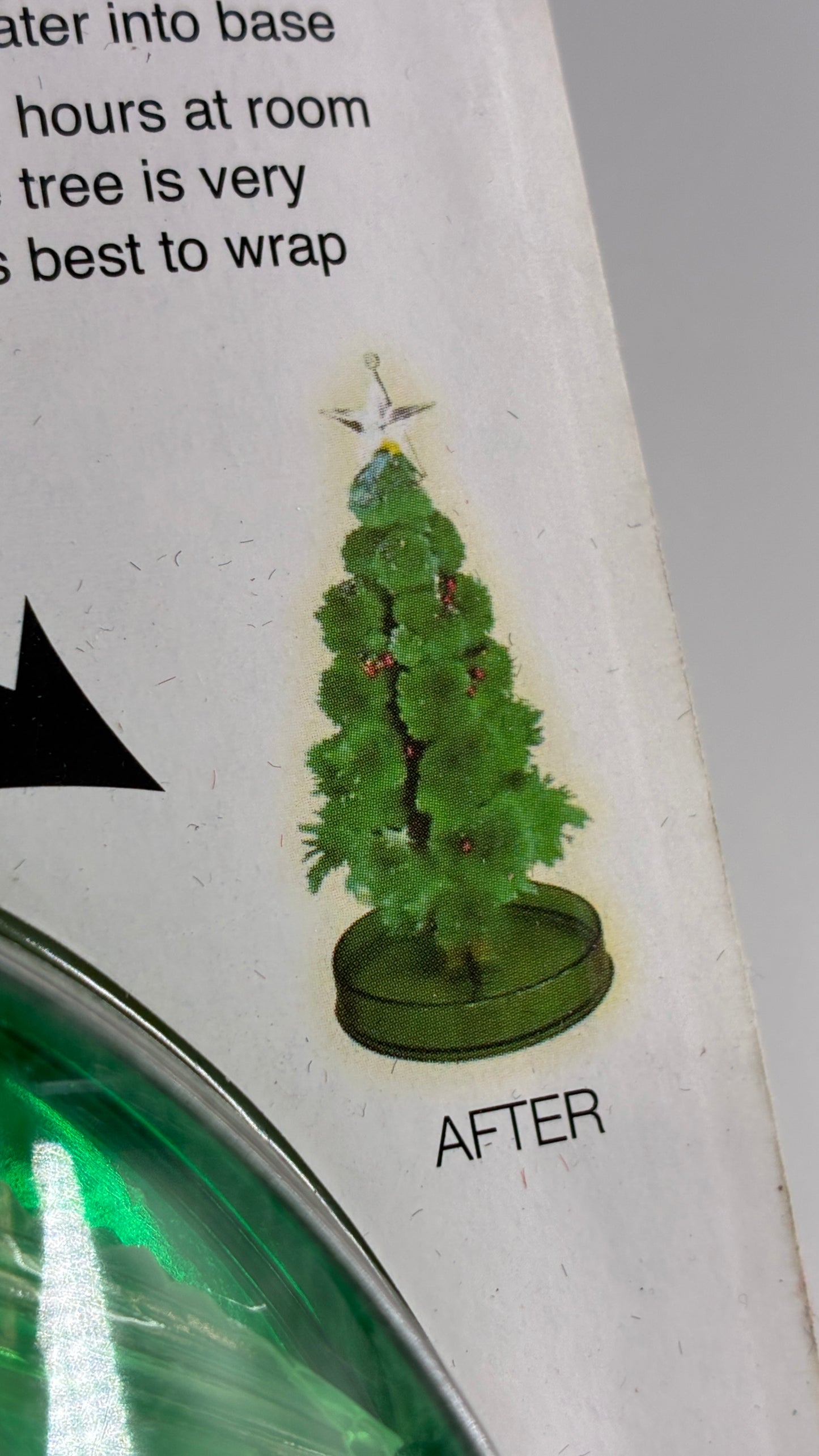 MAGIC TREE Growing Christmas Tree Display with Garland and Star