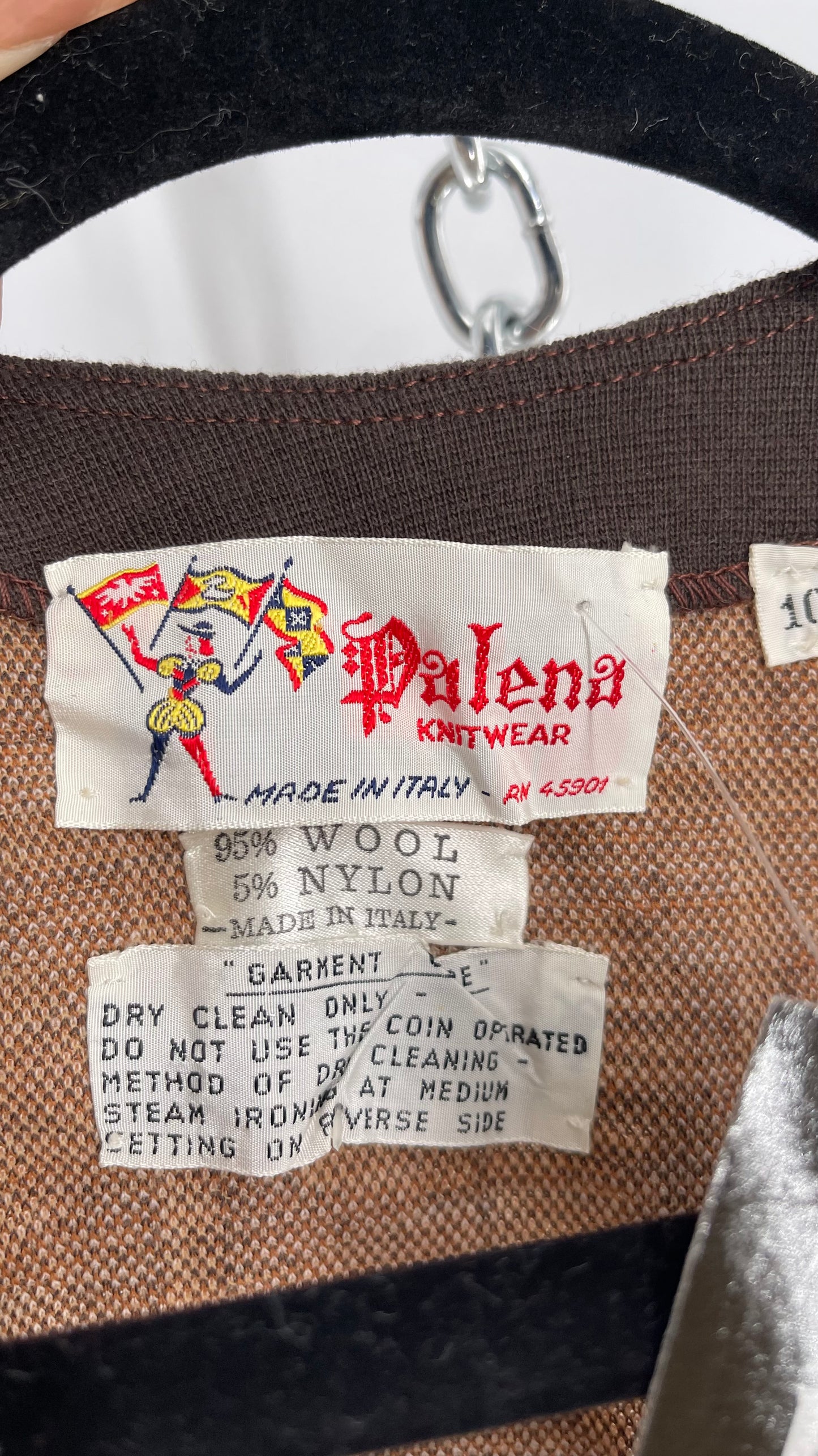 Vintage 1970s Palena Knitwear Brown, 95% Wool Cropped Button Front Pocketed Vest Top (Small)