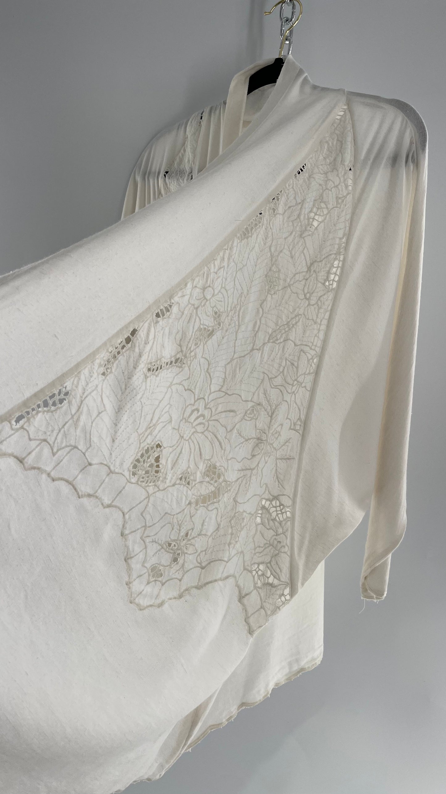 Intimately Free People Linen/Cotton White Cape with Embroidery Design (Medium)