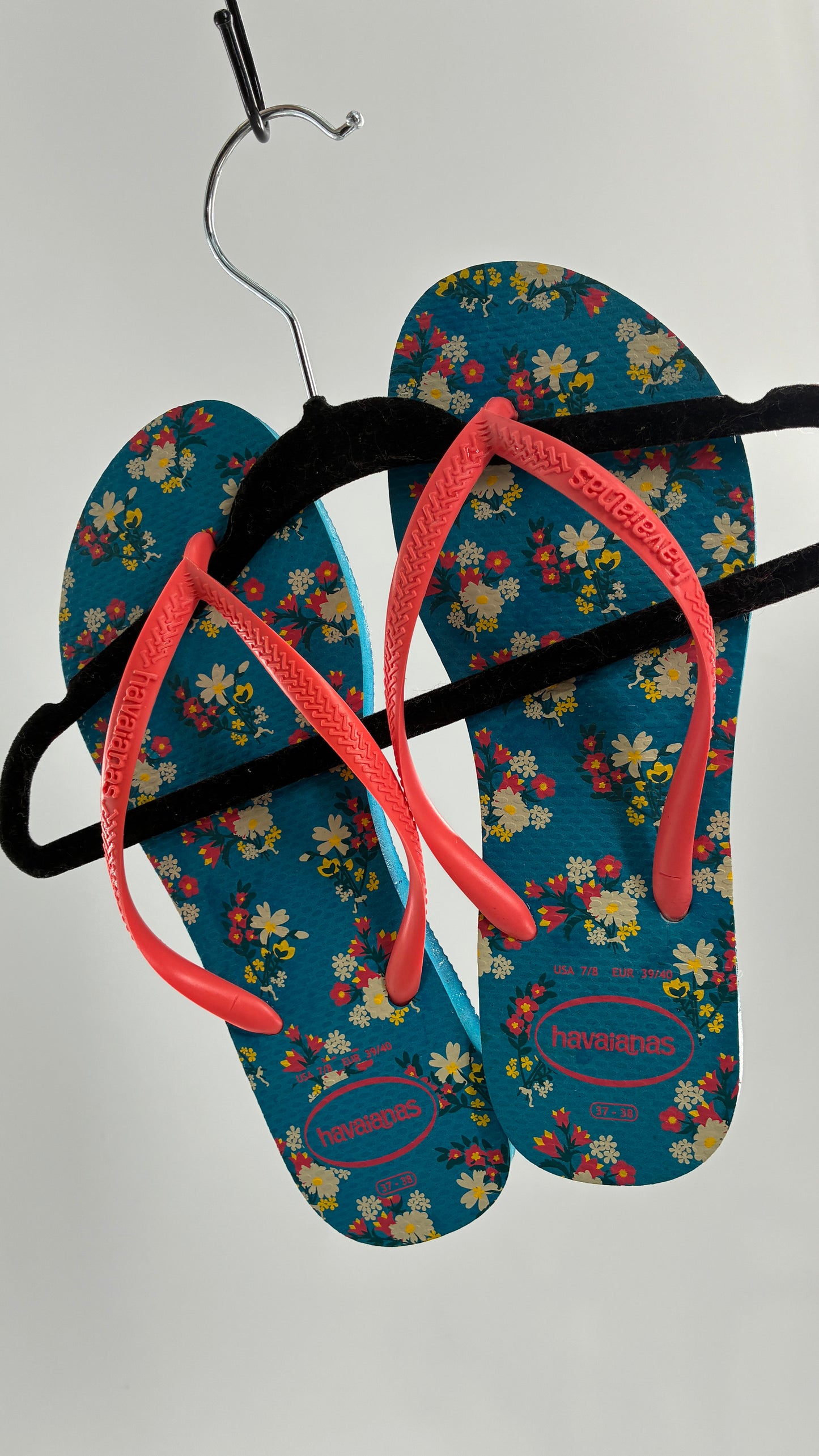 Blue and Neon Floral Havaianas NWOT (7/8)
