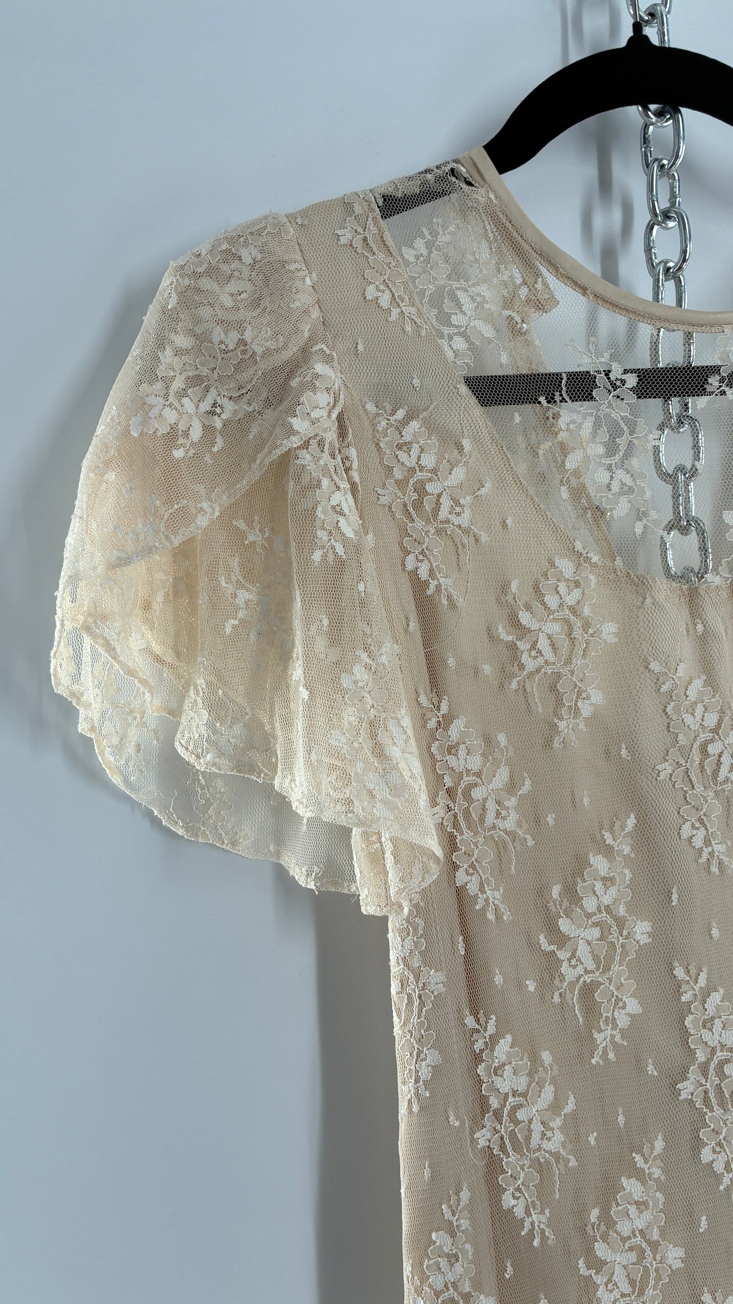 Vintage Ivory Lace Gown with Petal Sleeves, Tiered Hemline (5/6)
