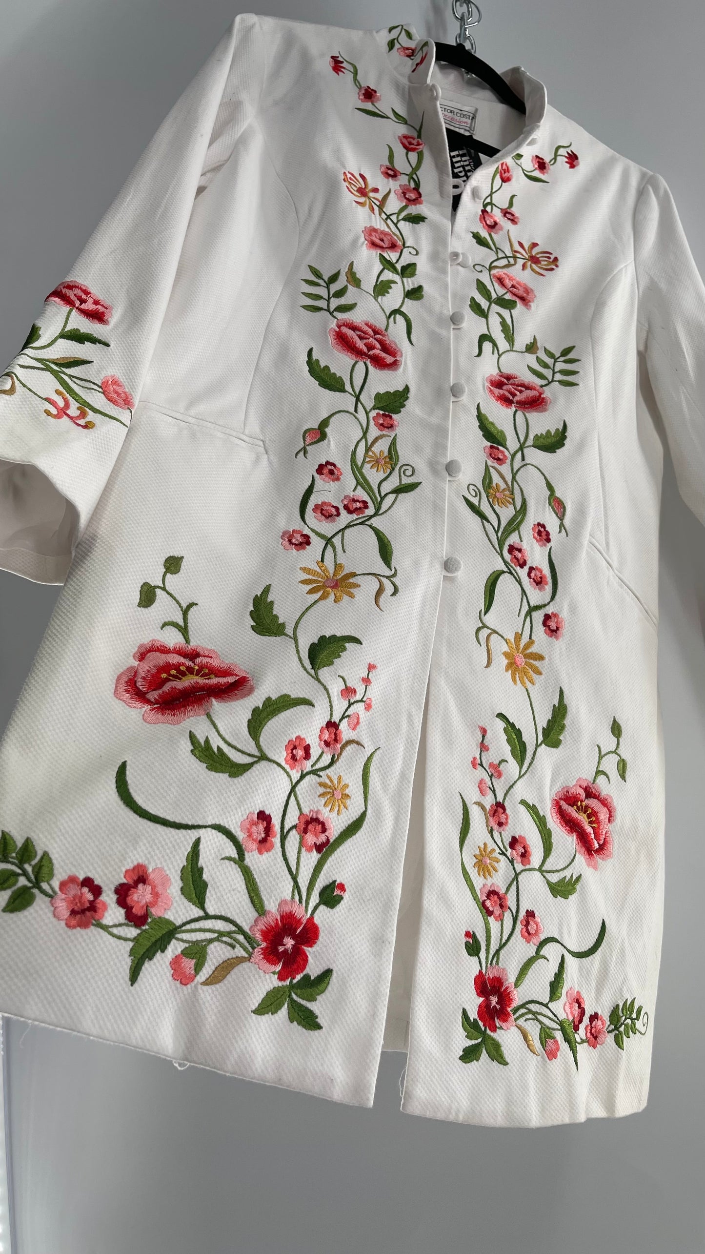 VICTOR COSTA Occasions White Coat with Embroidered Floral Details (Large)