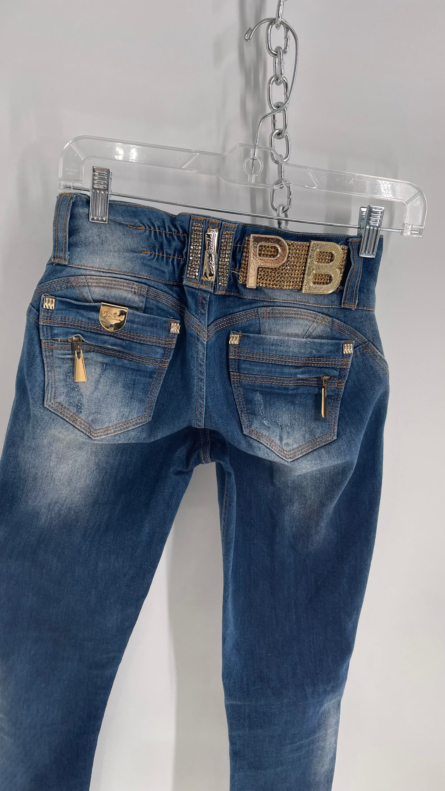 Vintage Brazilian PitBull Jeans with Fading and Gold Hardware Details (36)