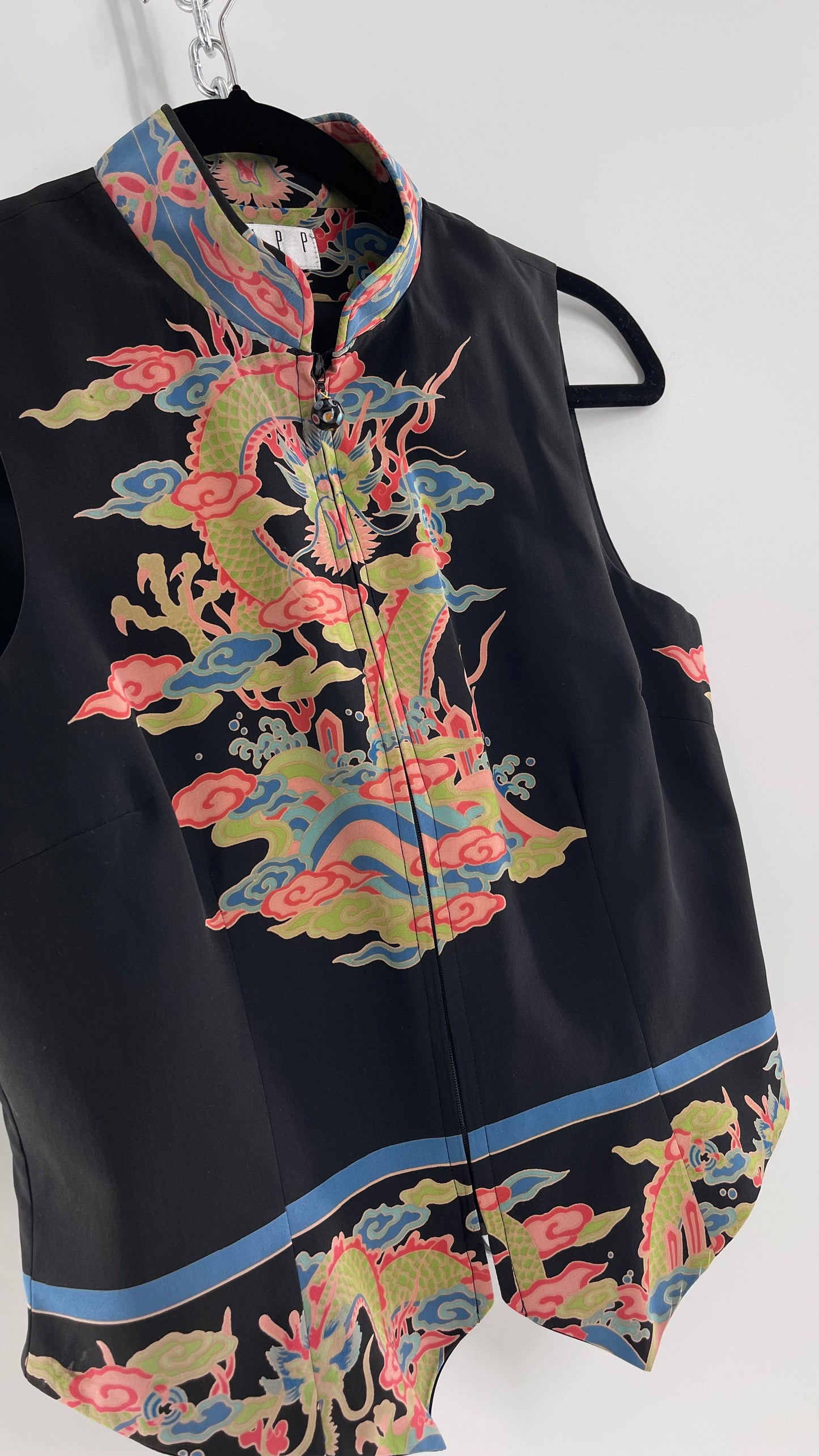 Vintage 1990s TAPP NEW YORK 100% Dragon Graphic Zip Front Crop Sleeveless Vest Top Silk (Medium)