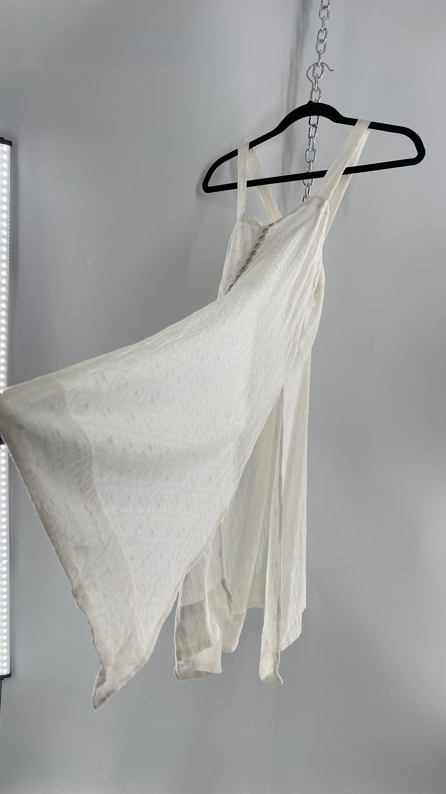 Anthropologie White Sweeping and Vented Button Front Tank (Large)