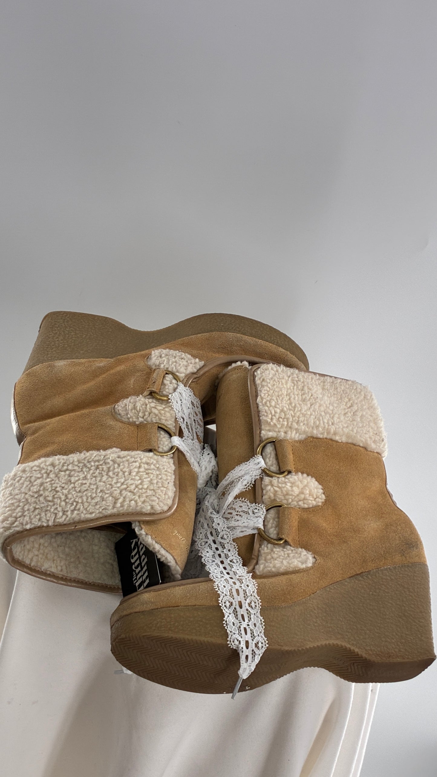 Vintage TOMMY GIRL Suede Leather Wedge Heels with Sherpa Details and Lace Trim Laces (8)