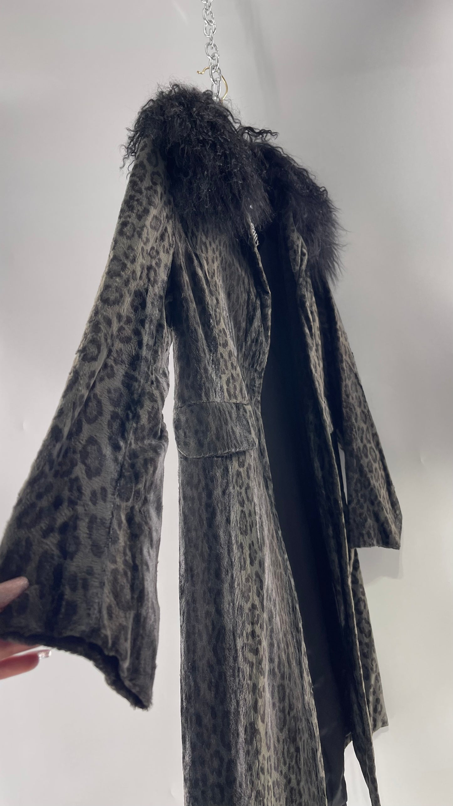 Vintage Romanian RAMOSTEPH Black/Gray Leopard Print Coat with Mongolian Fur Collar (Medium)