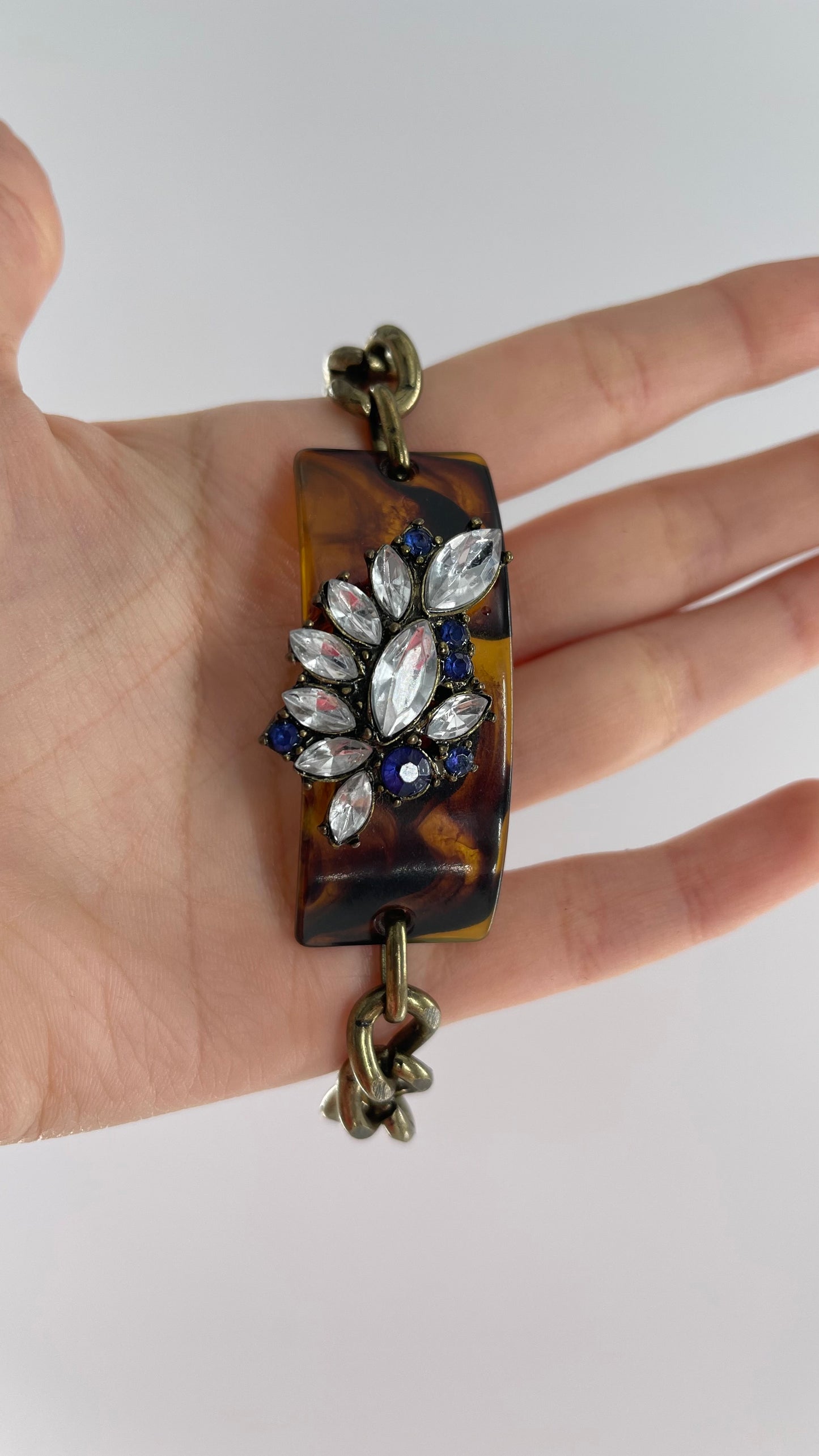 Bronze Chain Bracelet with Tortoise Shell Beret with Rhinestones