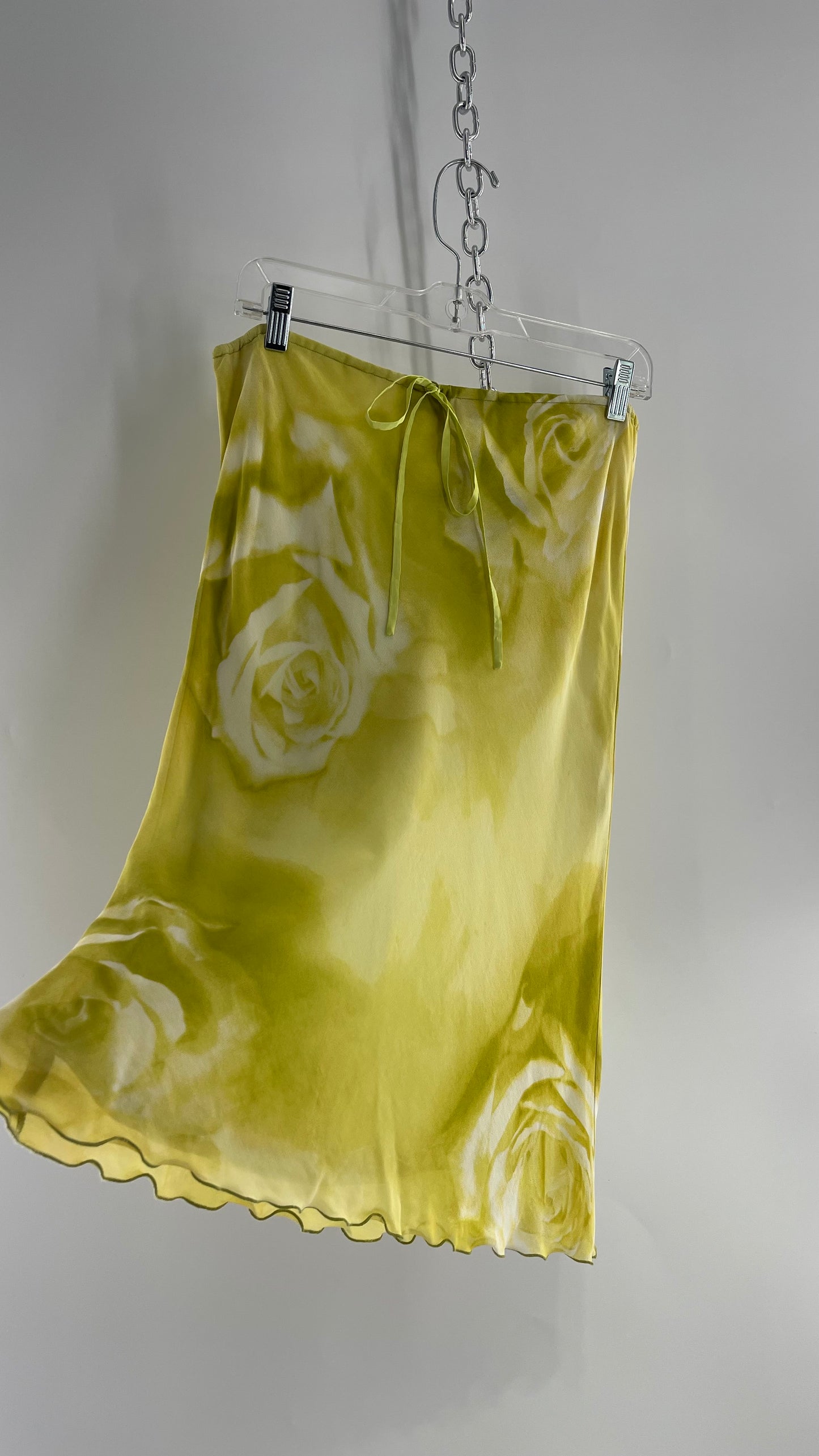 MOISELLE Neon Green Skirt with Blurred Roses, Low Waist, and Satin Ribbon (38)