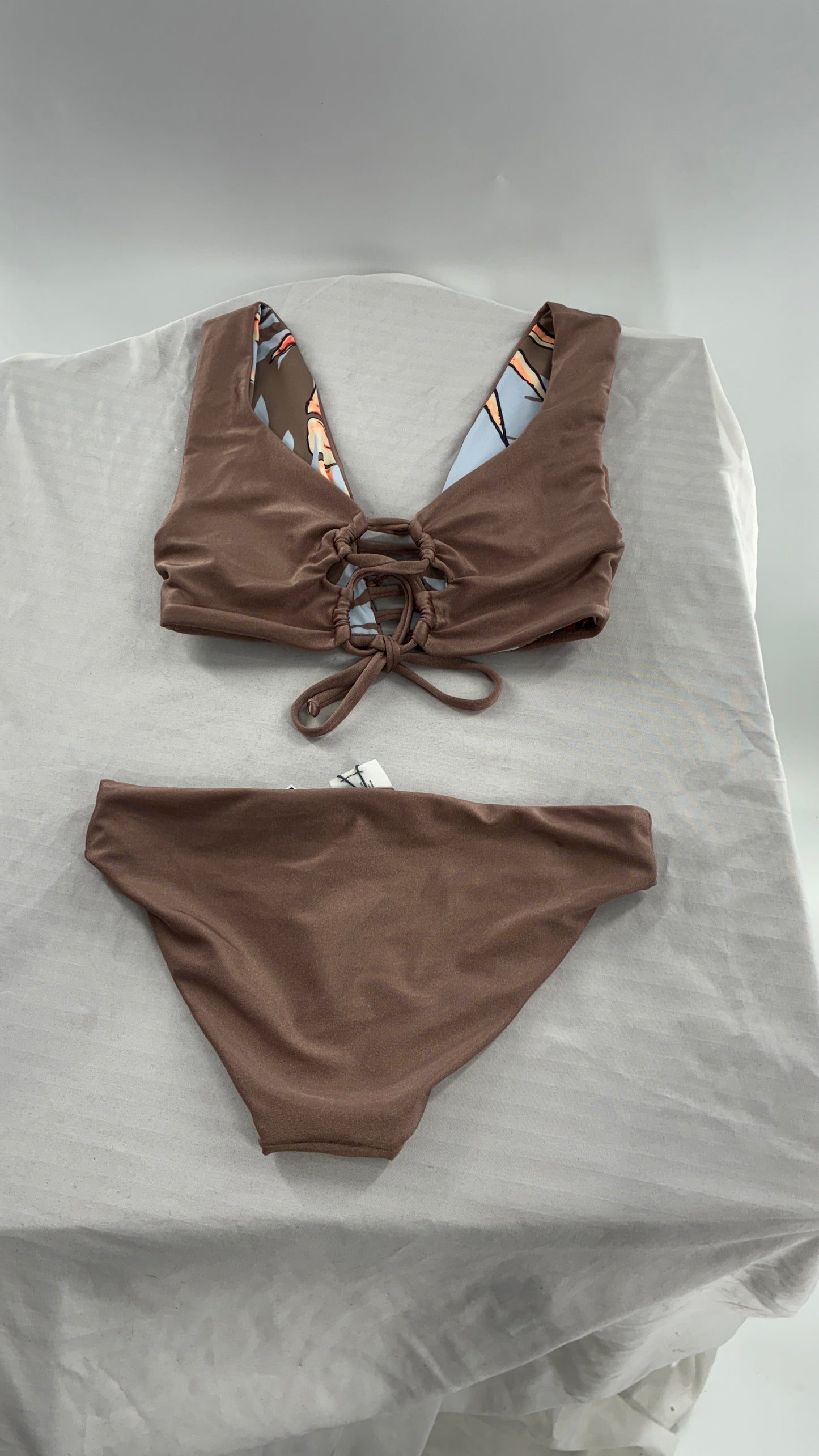 NWOT MAAJI Tan and Tropical Patterned Reversible Swim Set (L Top, XS Bottoms)