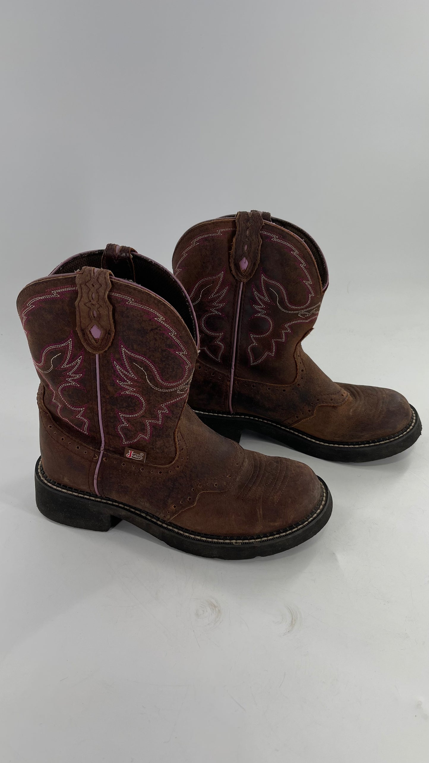 Justin Gypsy Edition Brown Leather Short Cowboy Boot with Pink Embroidery/Stitching (9)