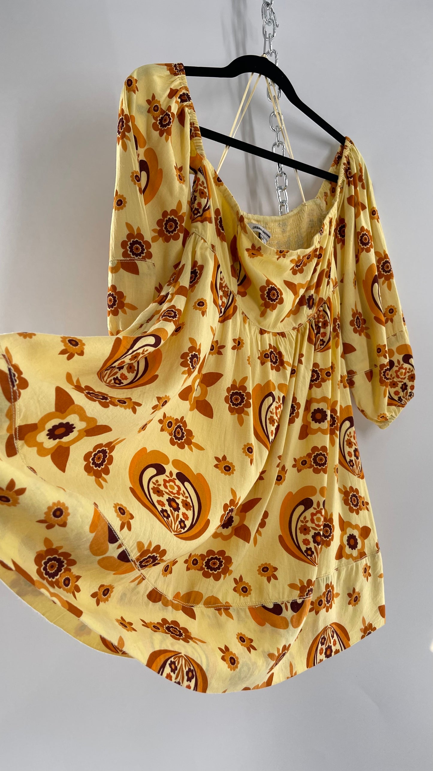 Urban Outfitters 1970s Puff Sleeve Retro Printed Babydoll Mini (Small)