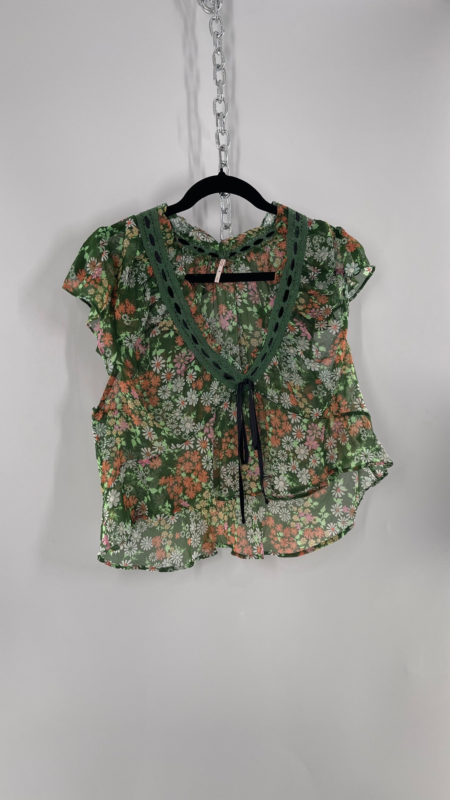 Free People Green Floral Blouse with Green Lace Neckline and Black Velvet Ribbon (Large)