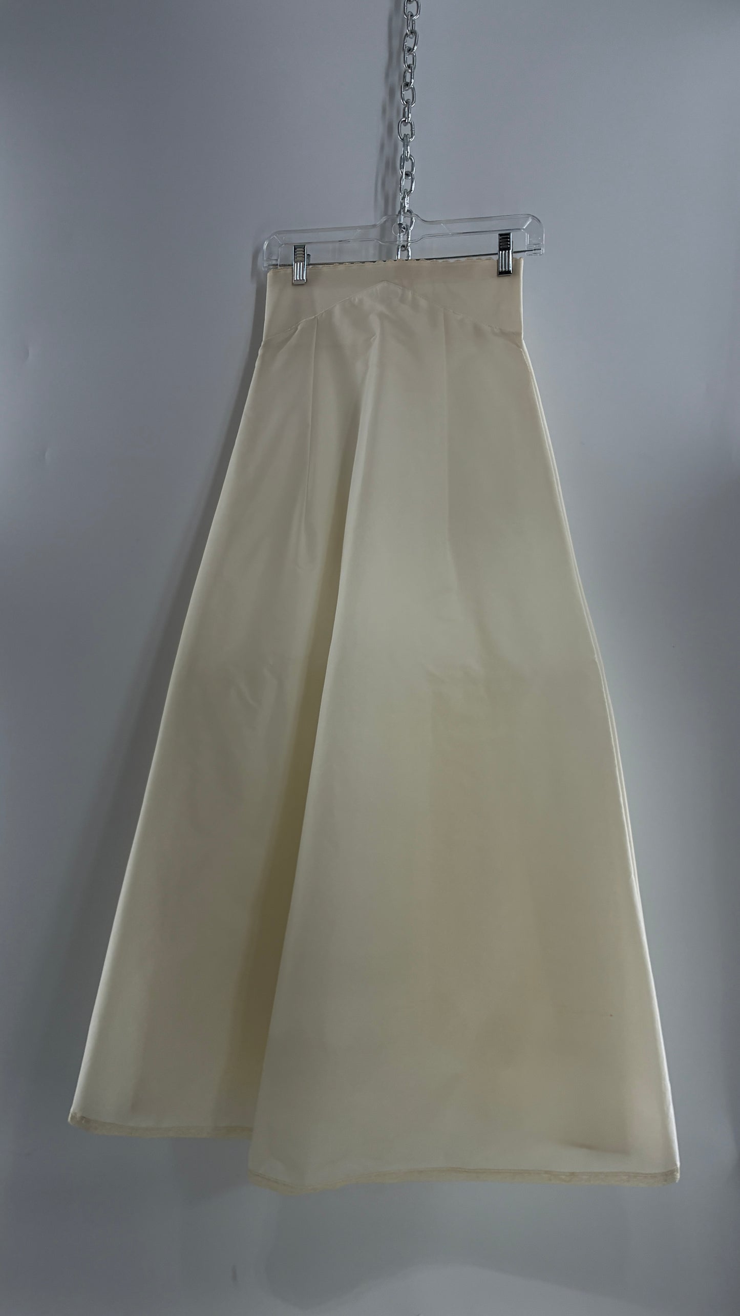 Vintage 1960s Off White Crinoline Style Skirt with Layers of Tulle (Small)