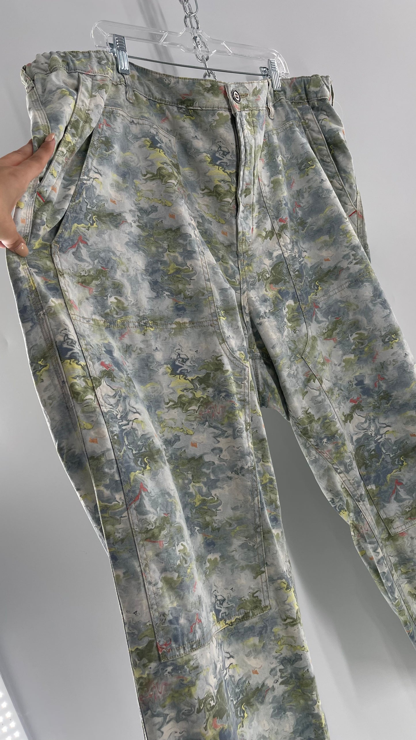 Pilcro Anthropologie Lilly Pad Pond Painted Water Color Cargos (26W)