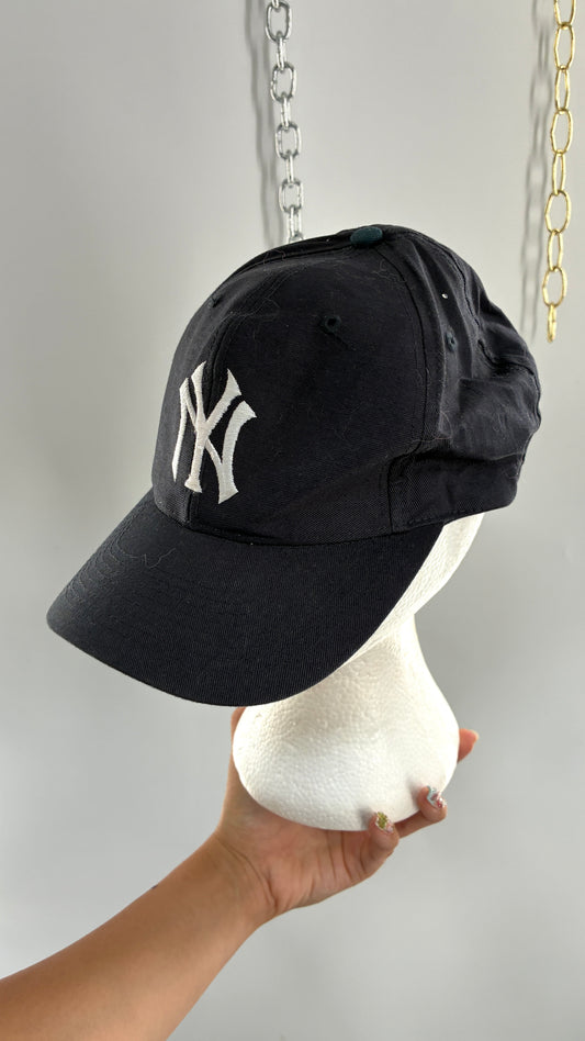 Vintage YANKEES Genuine Merchandise Baseball Hat