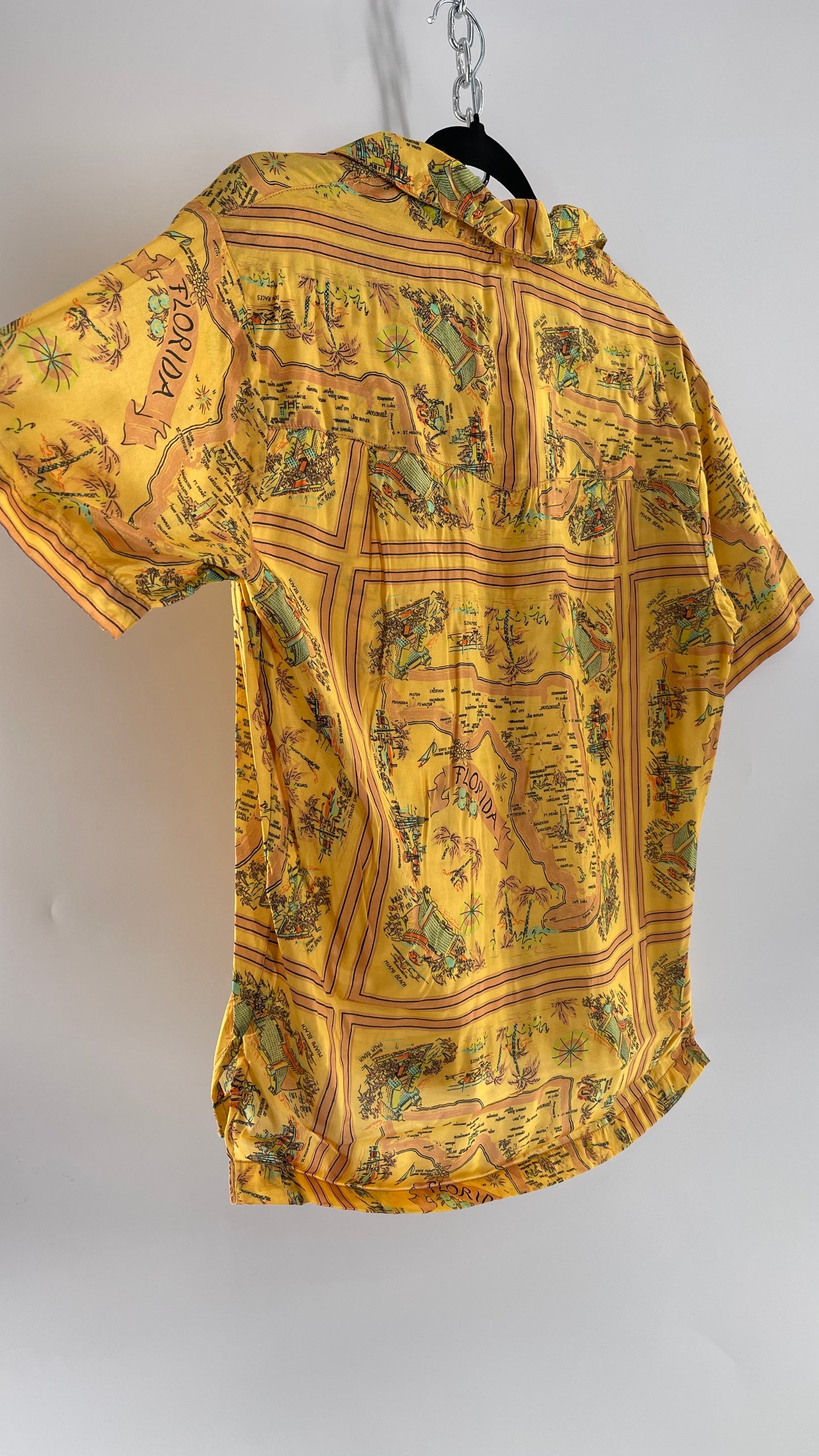 Urban Outfitters Yellow Old School Map of Florida Men’s Button Up (Small)