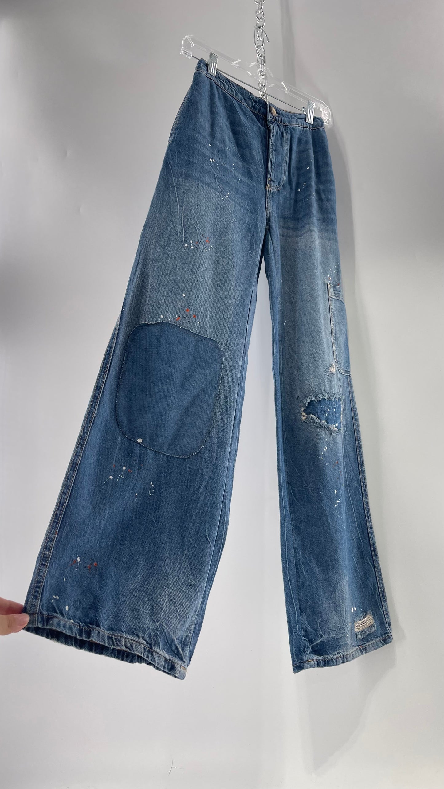 Free People Paint Splash Cargo/Carpenter Starving Artist Slouchy Medium Wash Jeans (24)