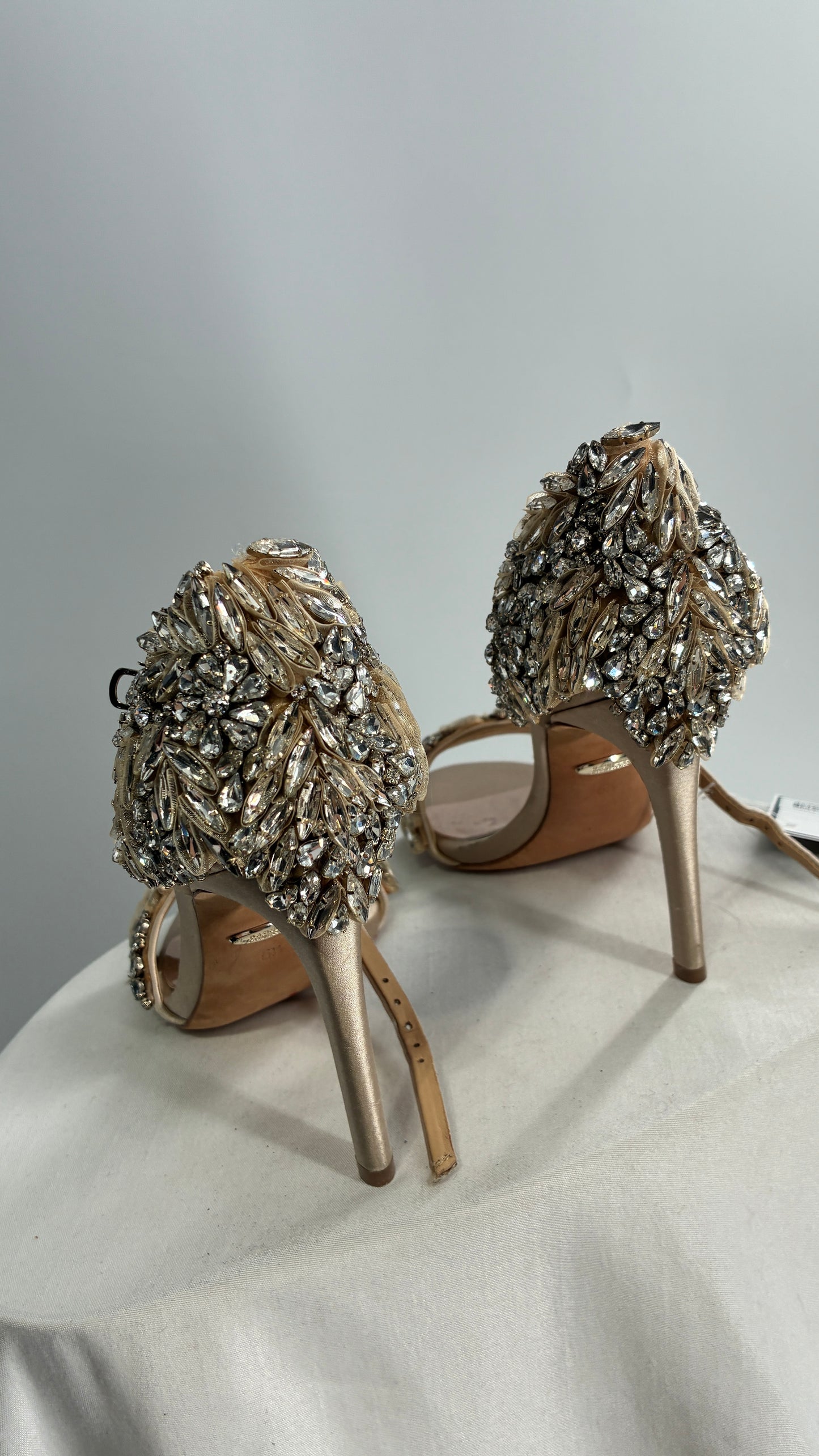 BAGDLEY MISCHKA Champagne Rhinestone Encrusted Embellished Round Toe Heels (5.5)