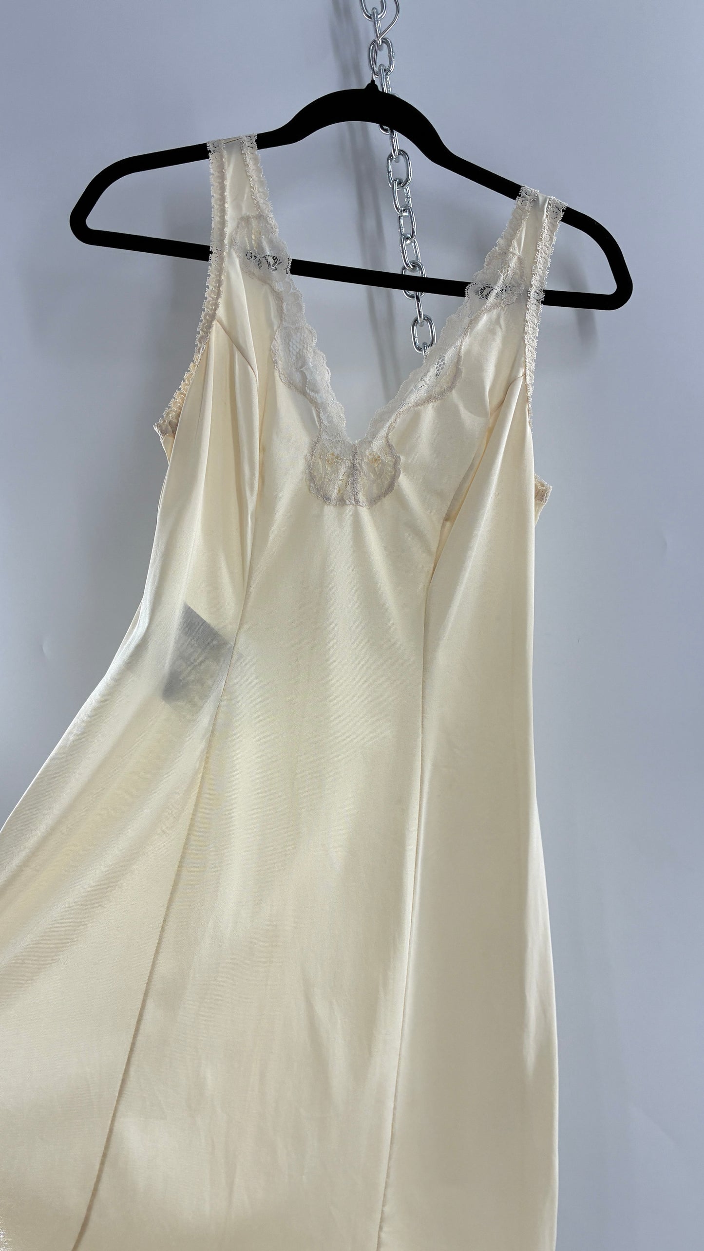 Vintage 1960s JENELLE of CALIFORNIA Slip Lace Trimmed Dress (Small)
