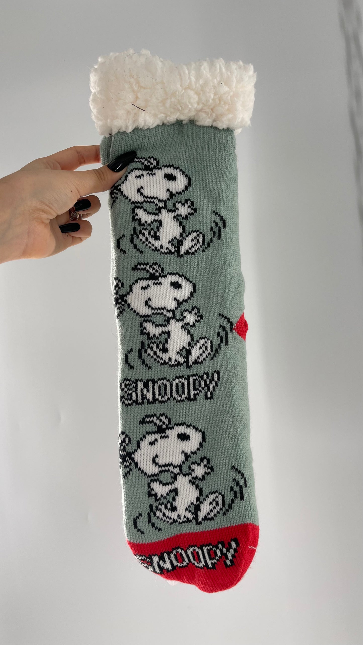 Fluff Lined Thick Knit Snoopy Slipper Socks