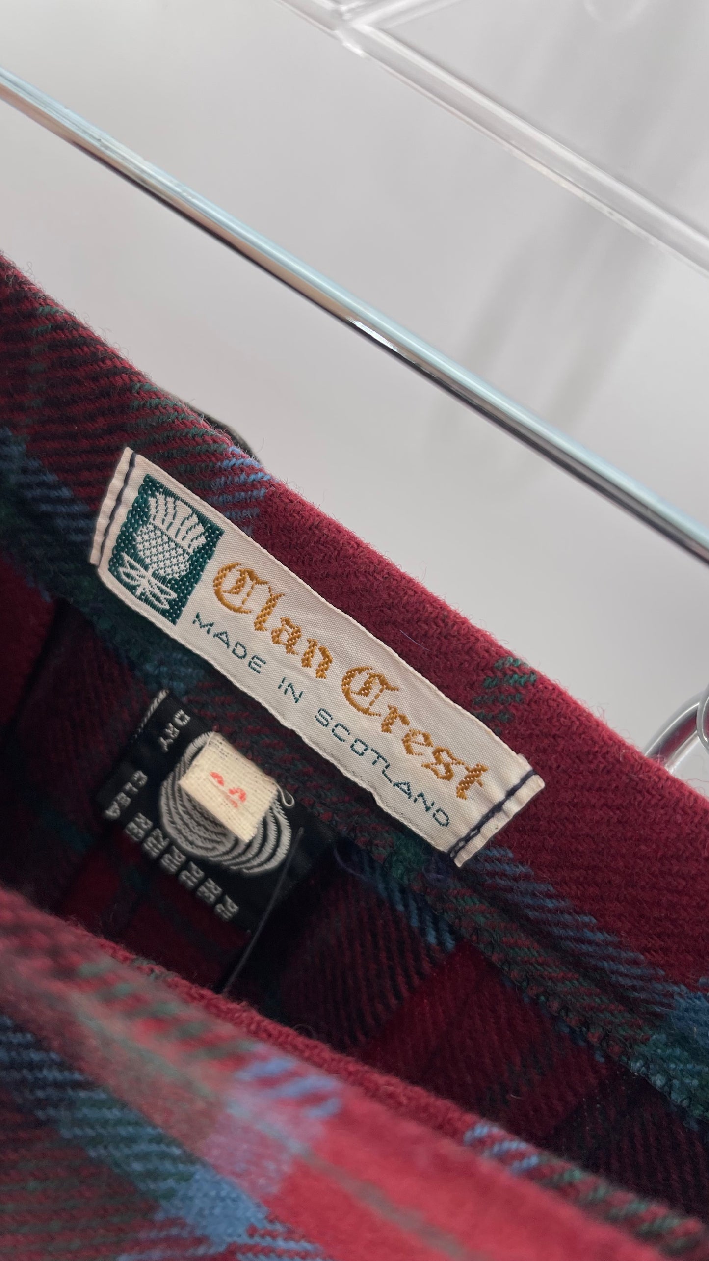 Vintage Clan Crest Pure New Wool Tartan Plaid Skirt with Oversized Pin Made in Scotland (36)