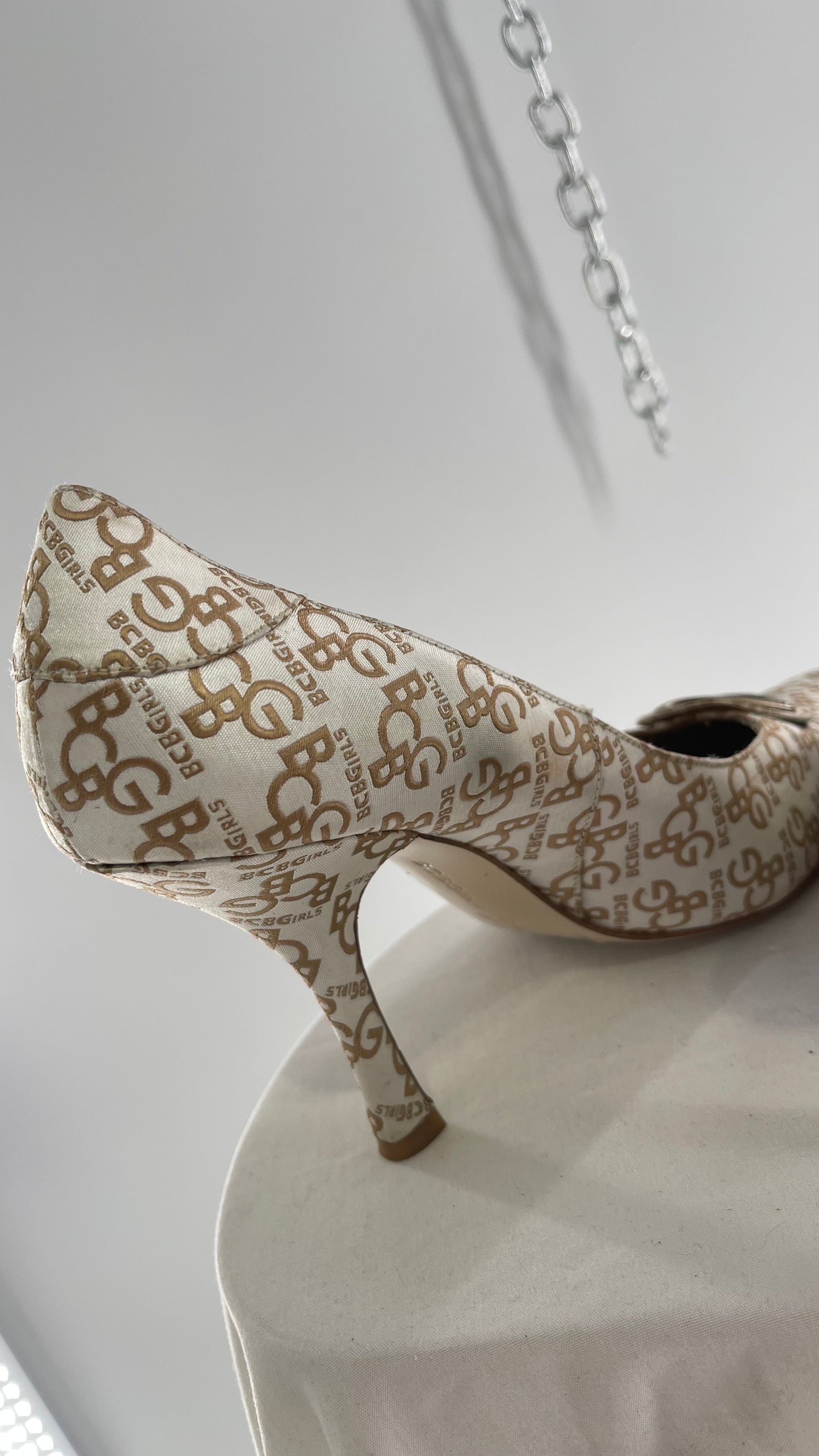 BCBGirls 1990s HOT White Gold All Over Logo Print Heel with Metal Buckle Details (10)