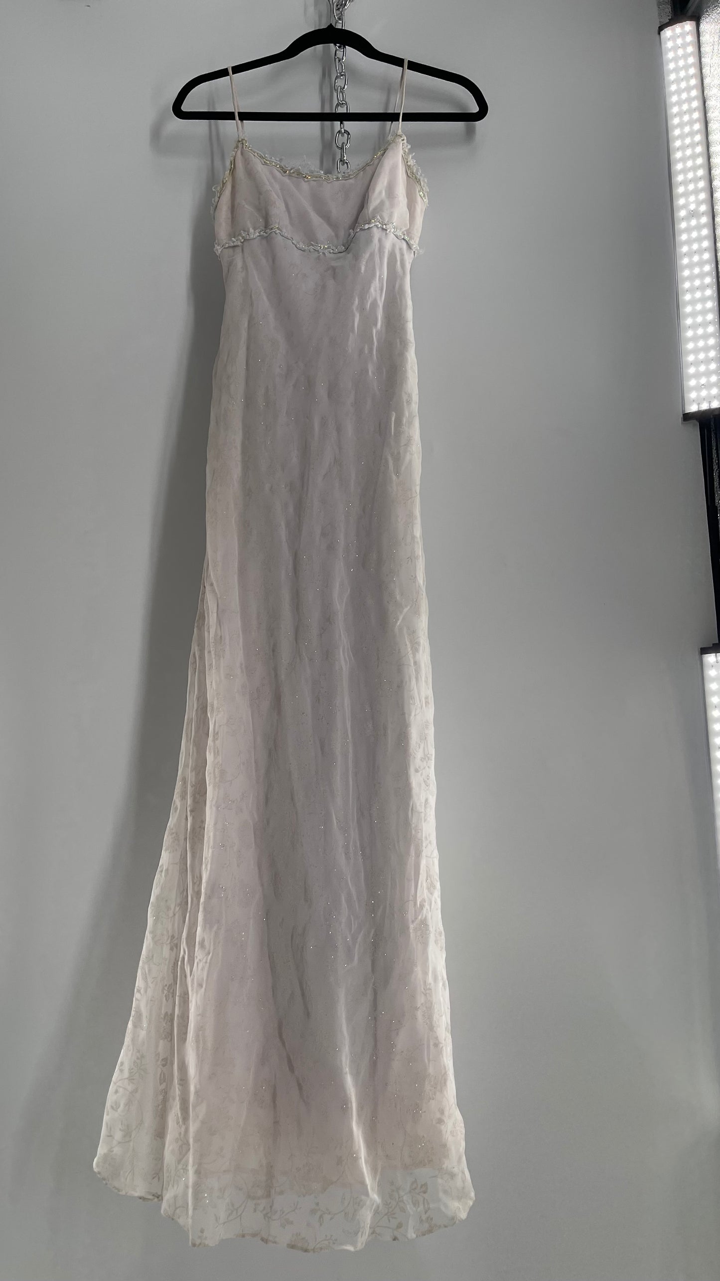 Vintage 1990s BLONDIE NITES by Jaslene Off White/Light Lilac Gown with Lace Trim (5)