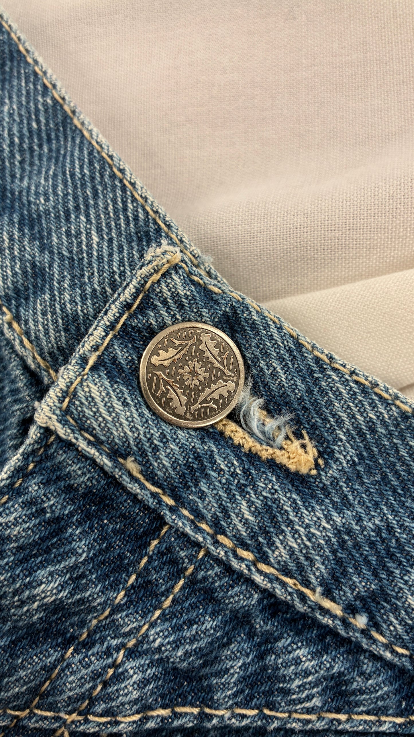 Vintage LA BLUES 1990s High Waisted Denim Mini Skirt (XS/S)