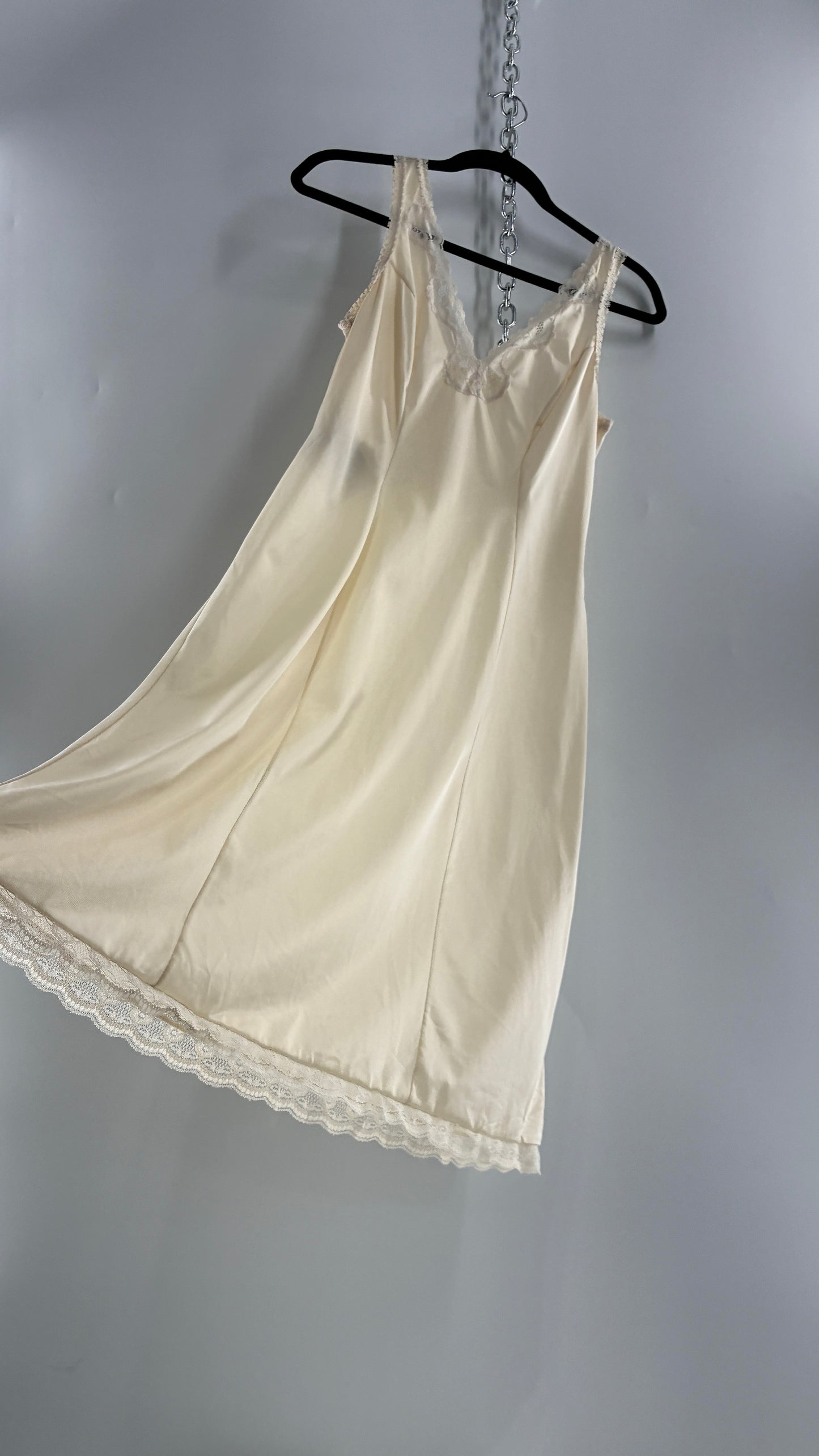 Vintage 1960s JENELLE of CALIFORNIA Slip Lace Trimmed Dress (Small)