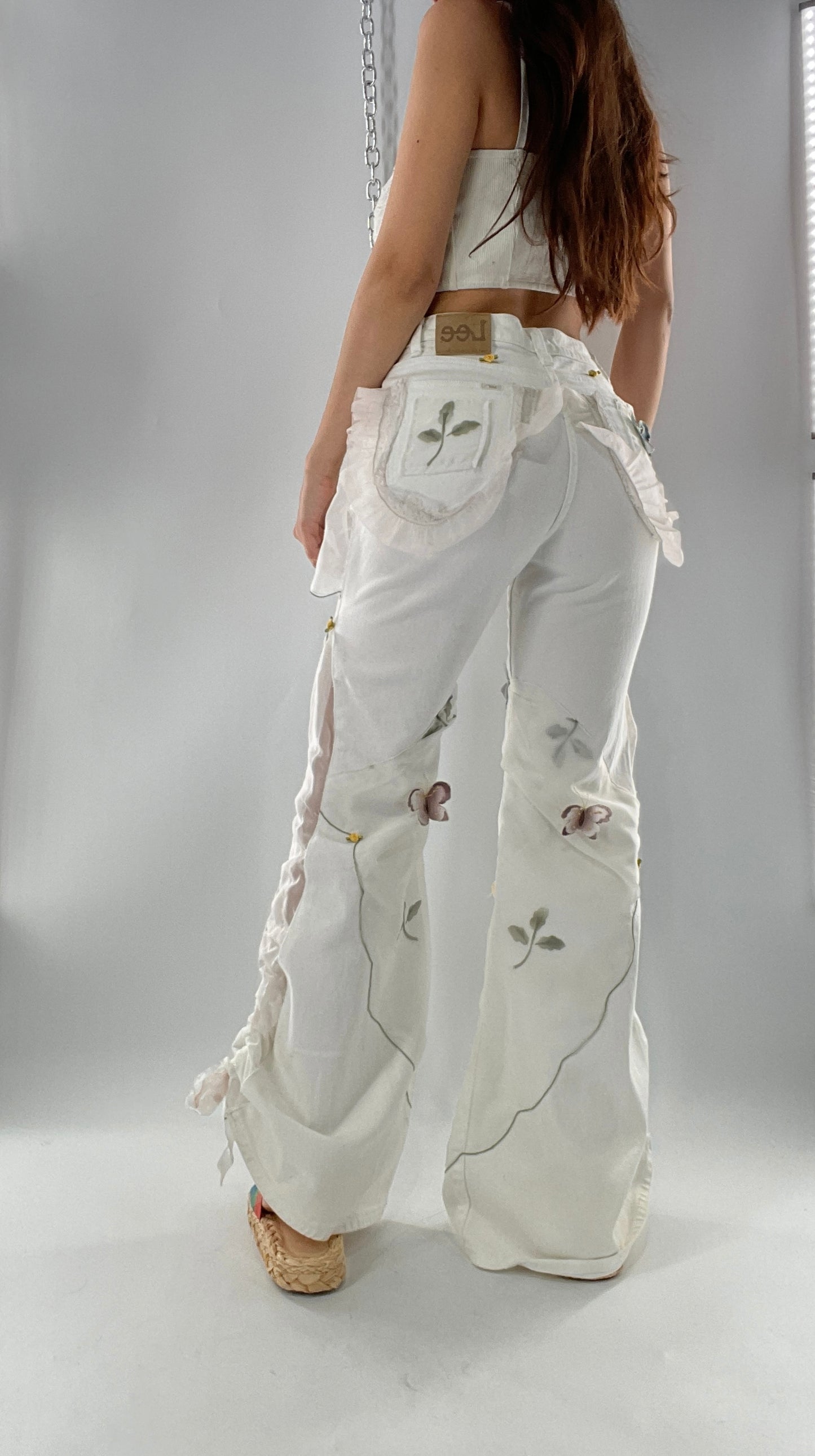 Remade Upcycled Lee White Jeans with Drawstring Adjustable Length, Lace Trim Pockets, Embroidery and Appliqué Details (27)