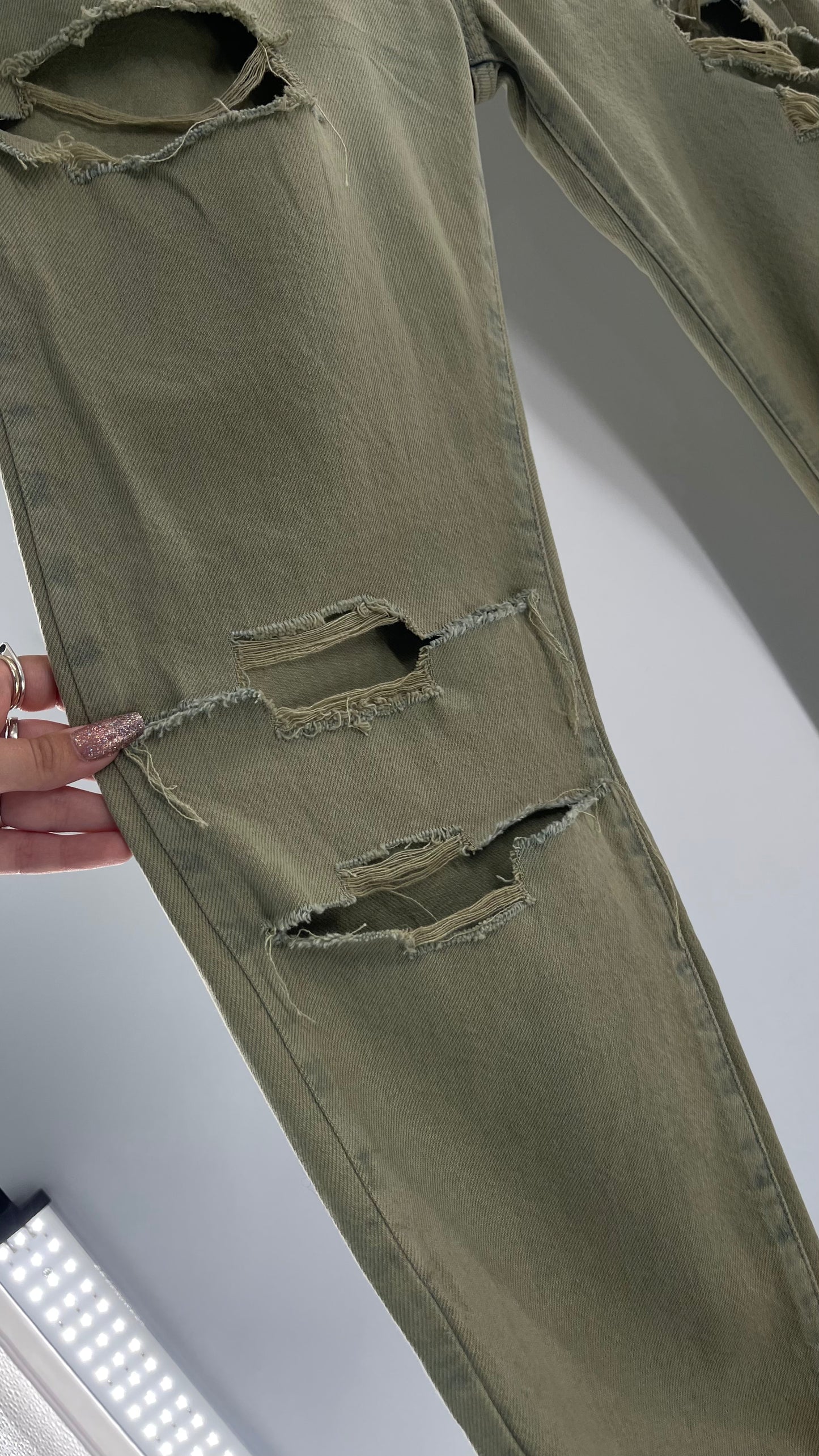 One Teaspoon Distressed Baggy/Bandit Relaxed Jean with Green Hue/Wash (Khaki Haze) (25)