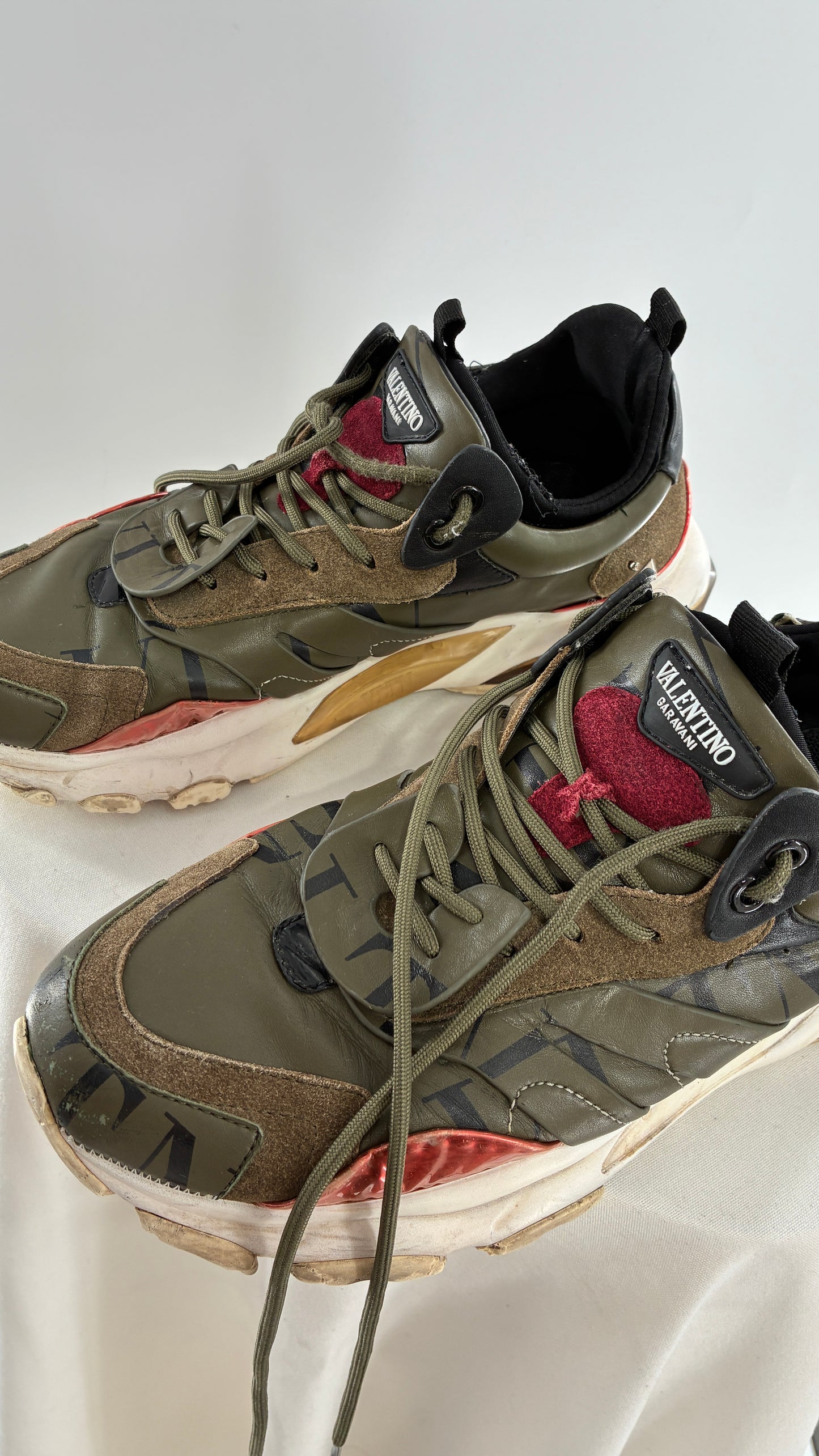 VALENTINO Garavani Distressed Bounce Sneakers (42)