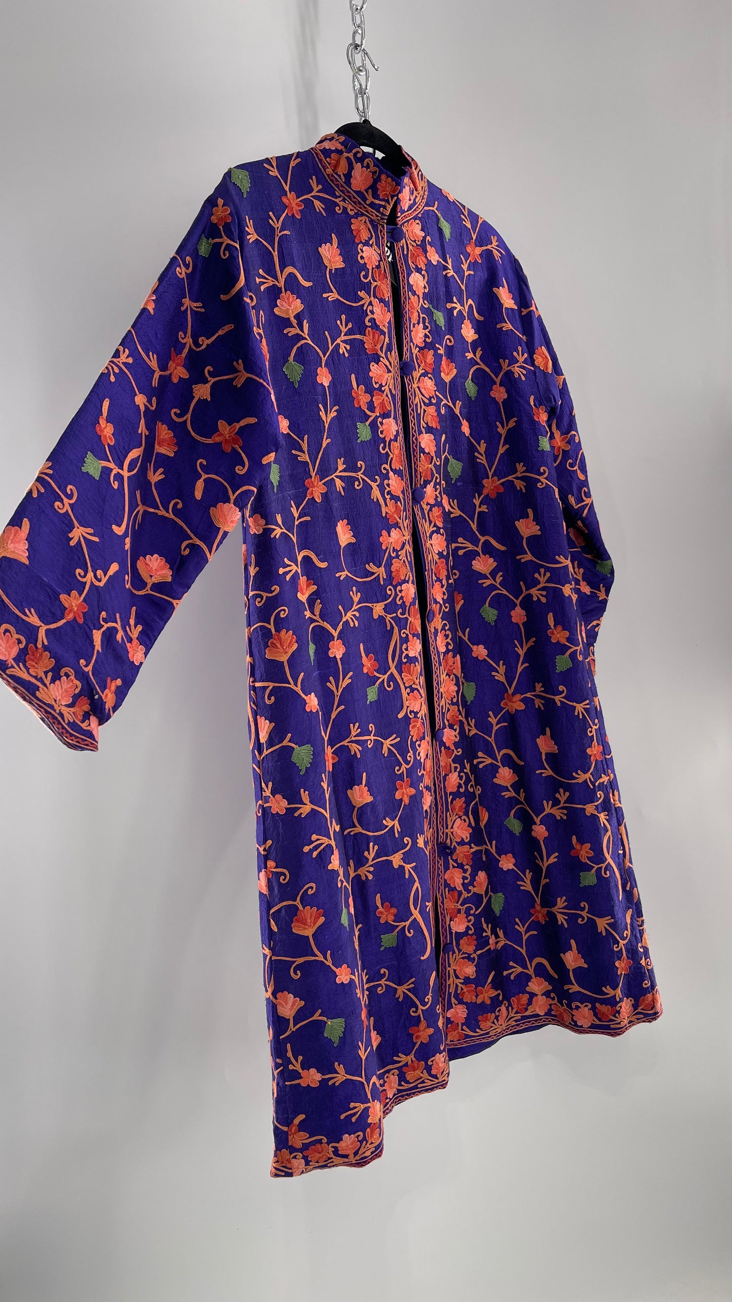 Vintage 1970s Indian Silk Long Purple Kashmiri Coat with Contrasting Embroidered Coral/Salmon Florals (S/M)