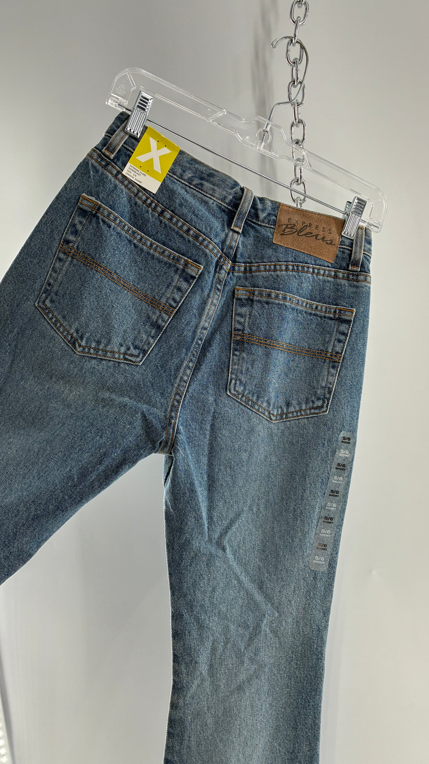 Deadstock Vintage Express Bleus Light Wash Short Flares Made in Mexico (5/6)