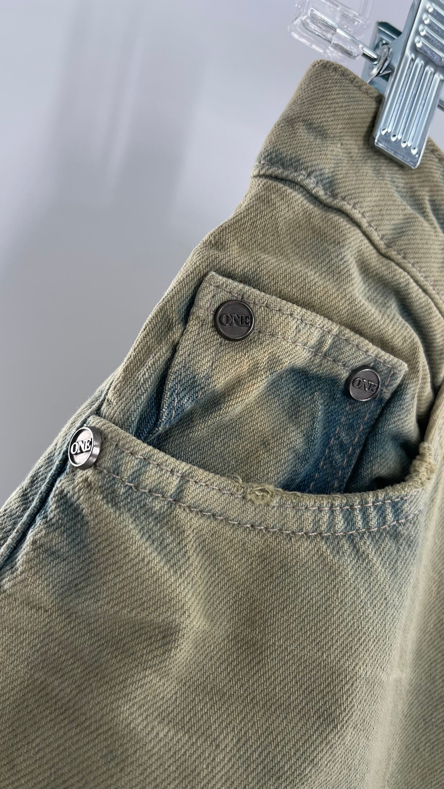 One Teaspoon Distressed Baggy/Bandit Relaxed Jean with Green Hue/Wash (Khaki Haze) (25)