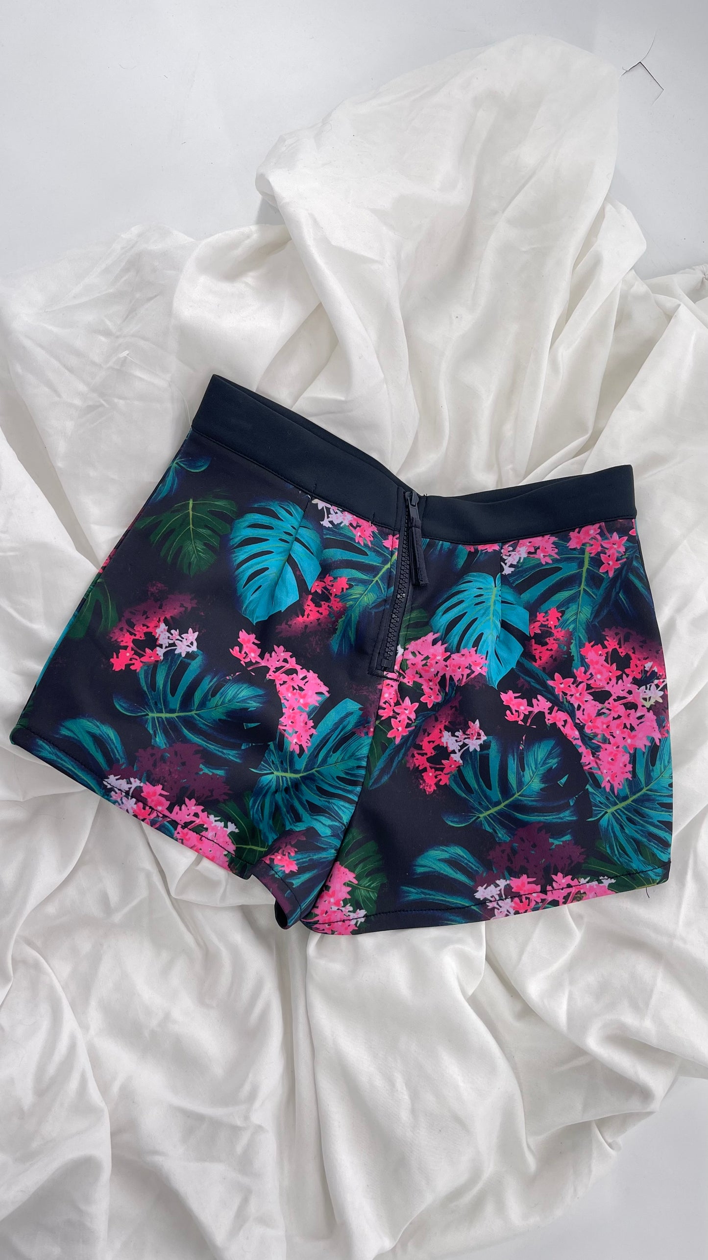 Modern Amusement Tropical Navy Swim Shorts with Wet Suit Zipper (Medium)