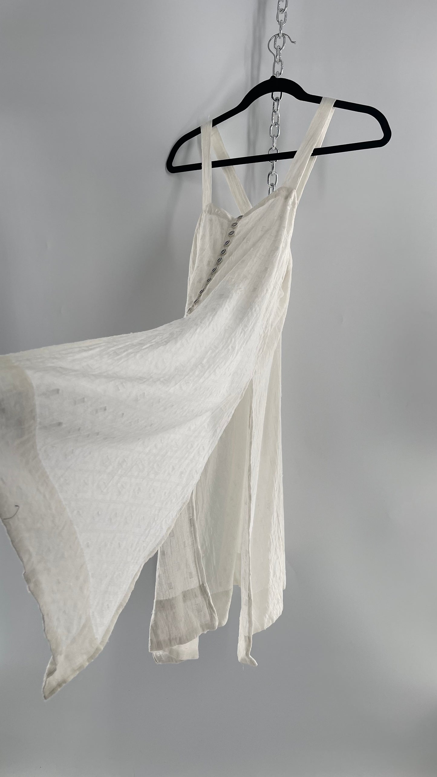 Anthropologie White Sweeping and Vented Button Front Tank (Large)