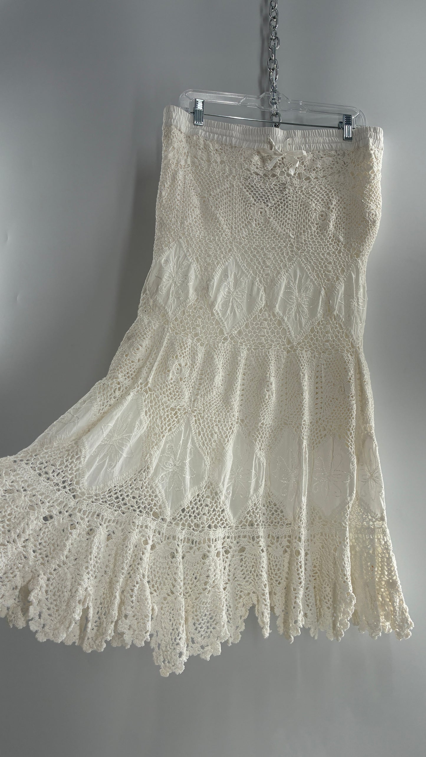 Vintage Full Length White Crochet and Appliqué Skirt (Petite Medium)