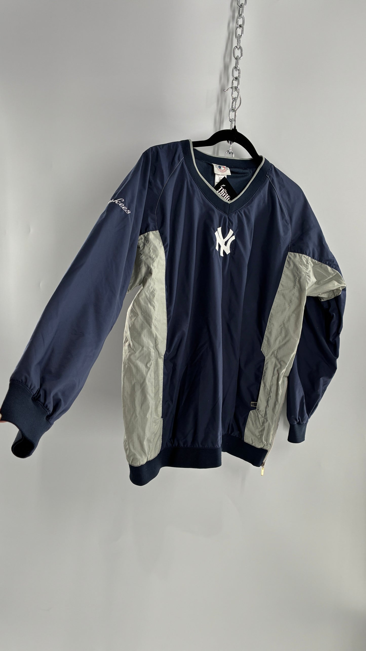 Vintage YANKEES Windbreaker Crewneck with Embroidered Logo (20)