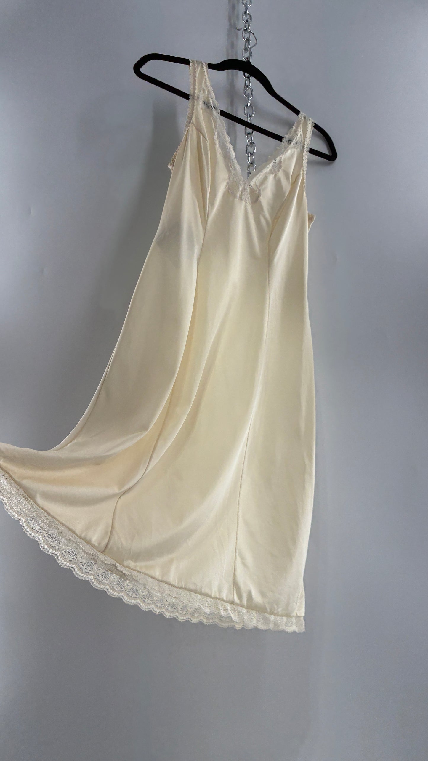 Vintage 1960s JENELLE of CALIFORNIA Slip Lace Trimmed Dress (Small)