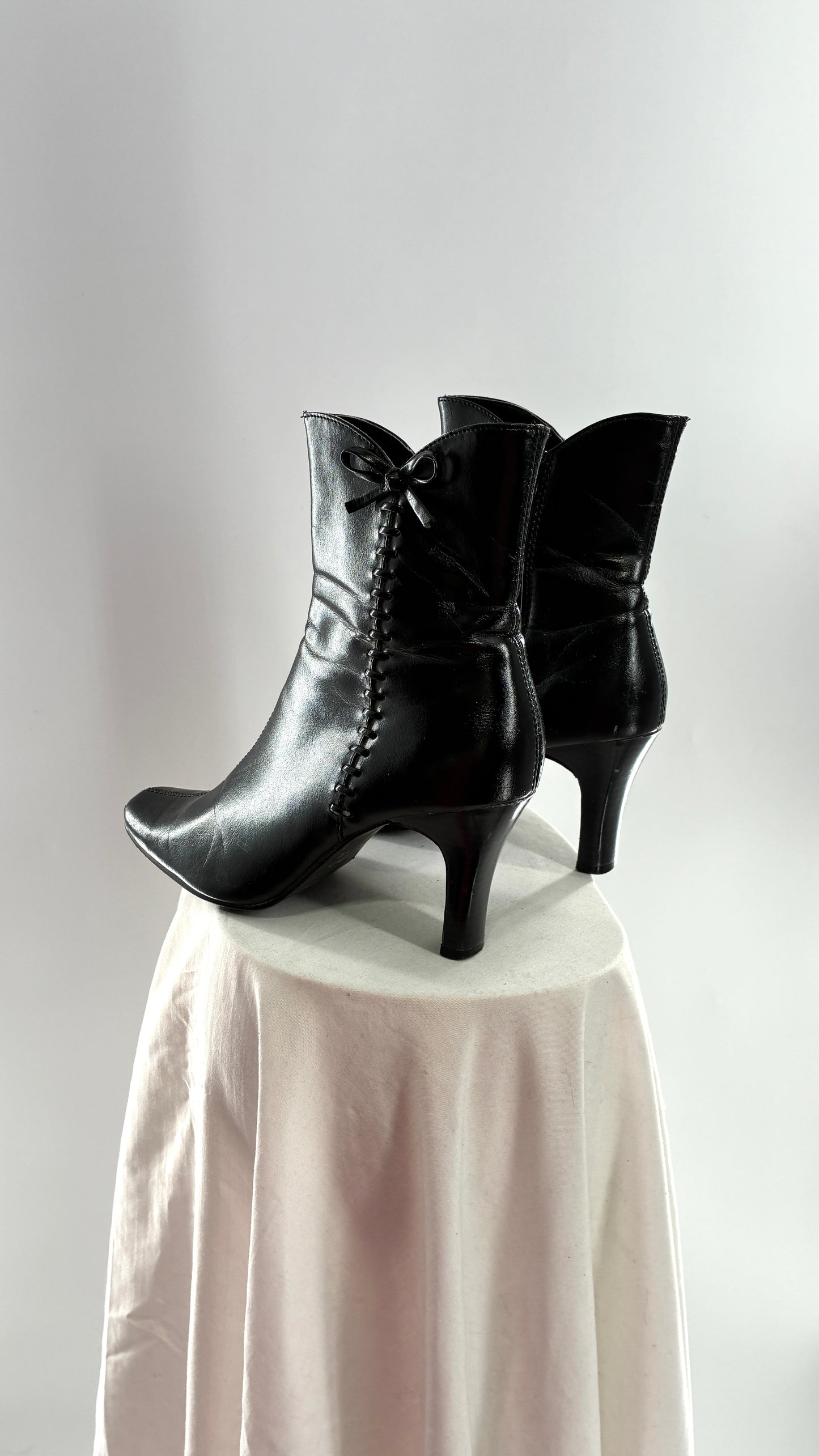 Vintage EXPRESSIONS Black Square Toe Kitten Heel Boots with Lace Up, Bow Side Details (8)