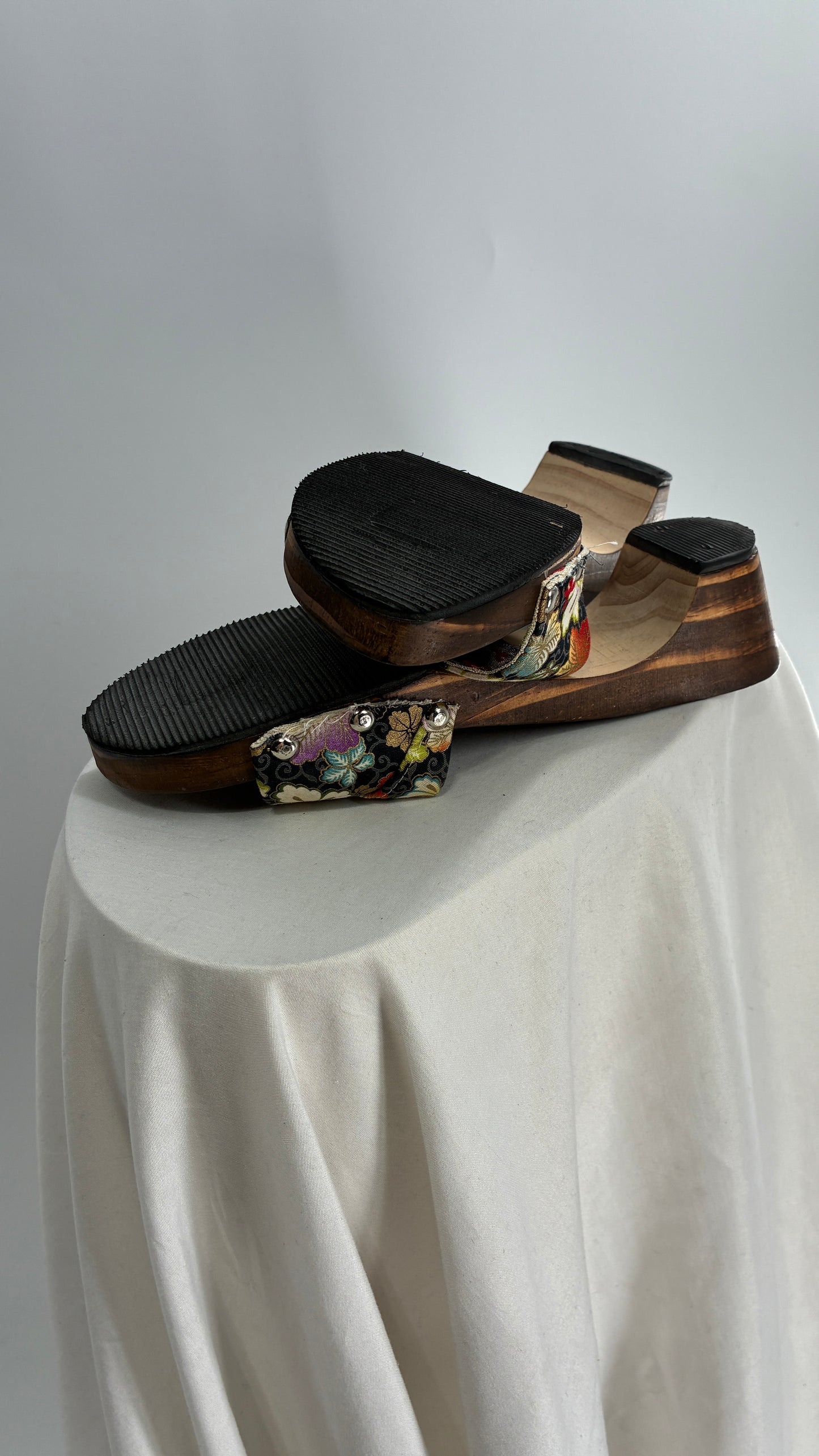 Vintage HUANG Wooden Sandal Clog with Floral Patterned Strap (8.5)