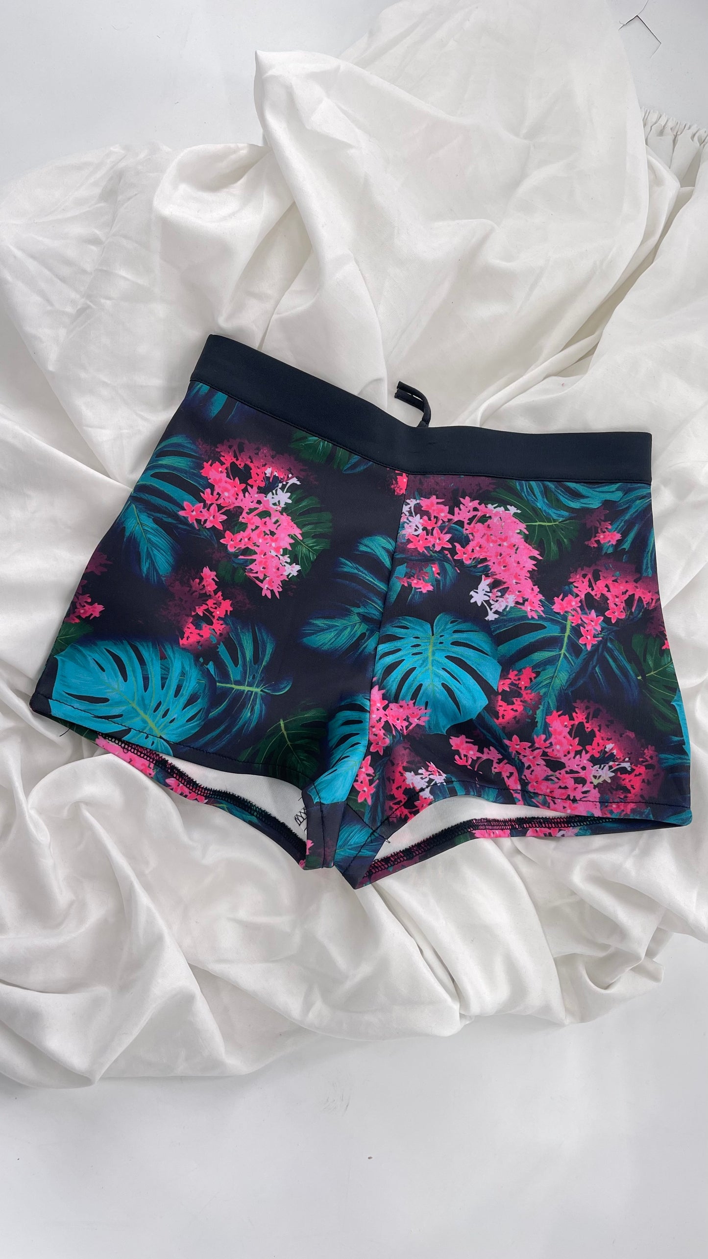Modern Amusement Tropical Navy Swim Shorts with Wet Suit Zipper (Medium)